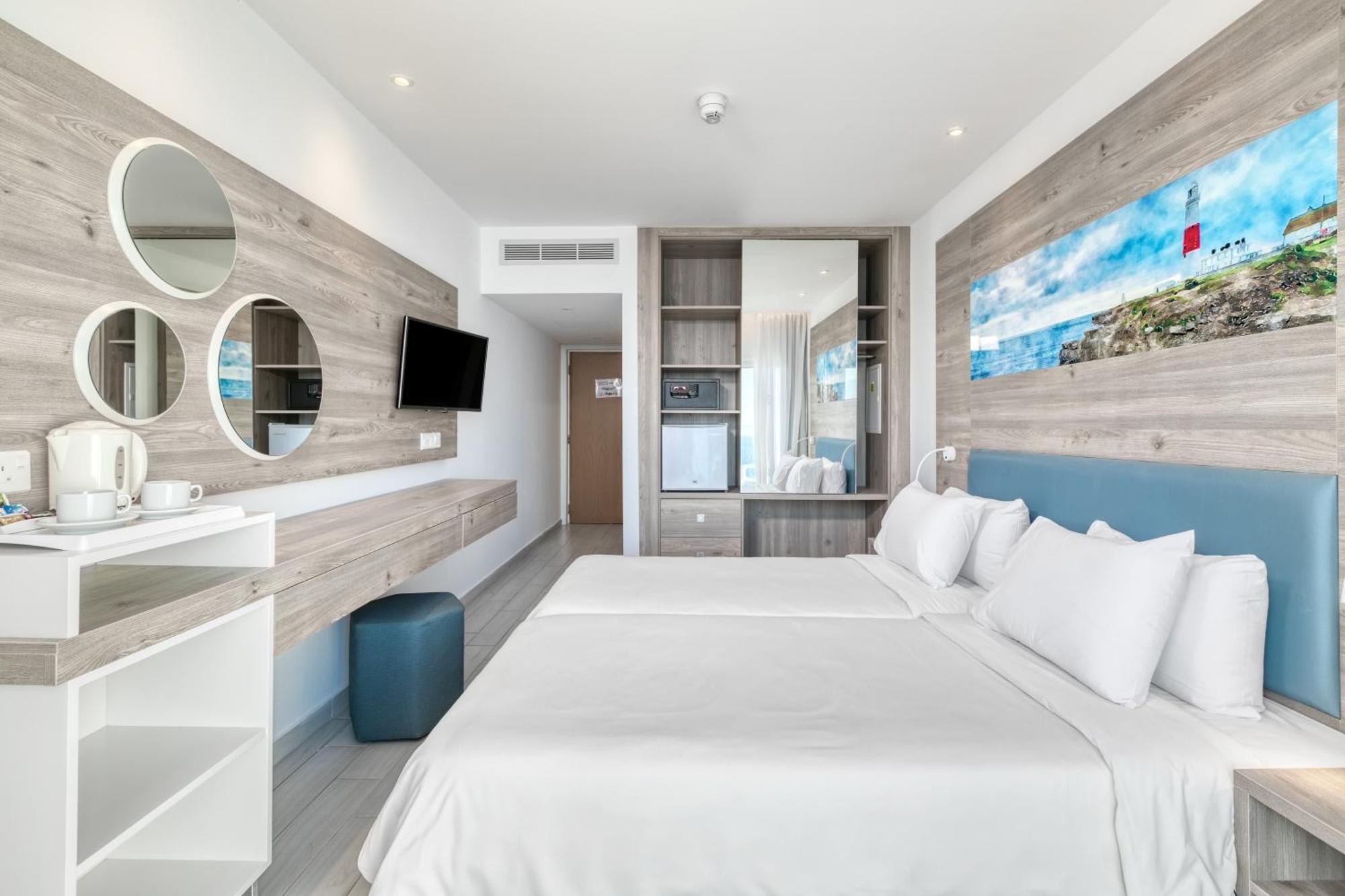 Twin or Double Room Inland View