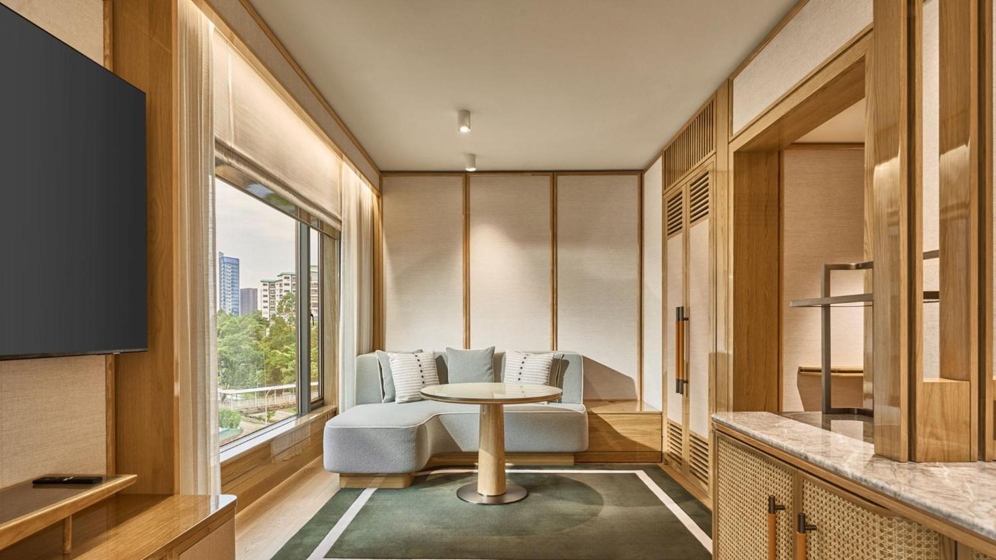 Junior King Suite