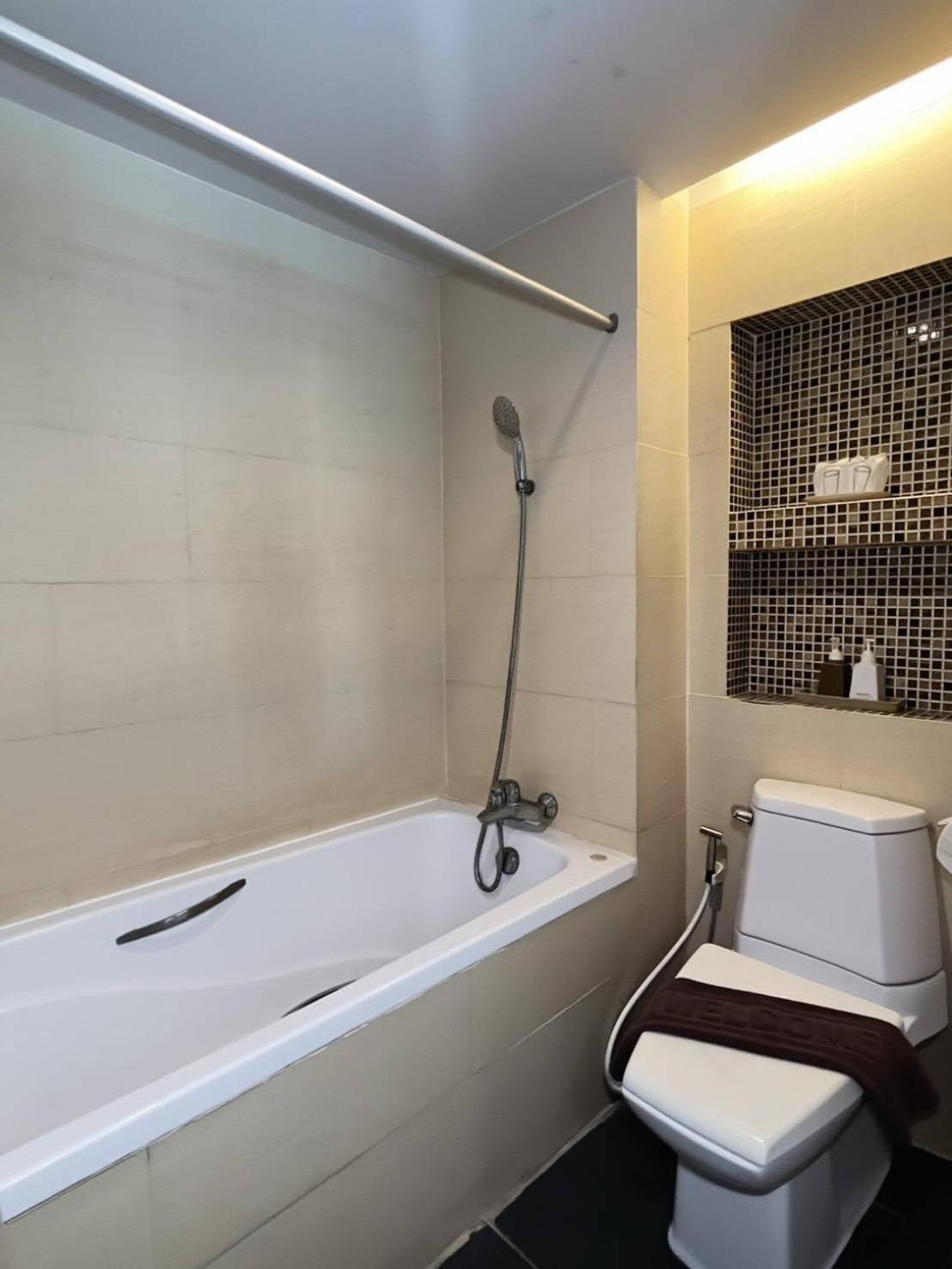 Deluxe Double Room Pool View