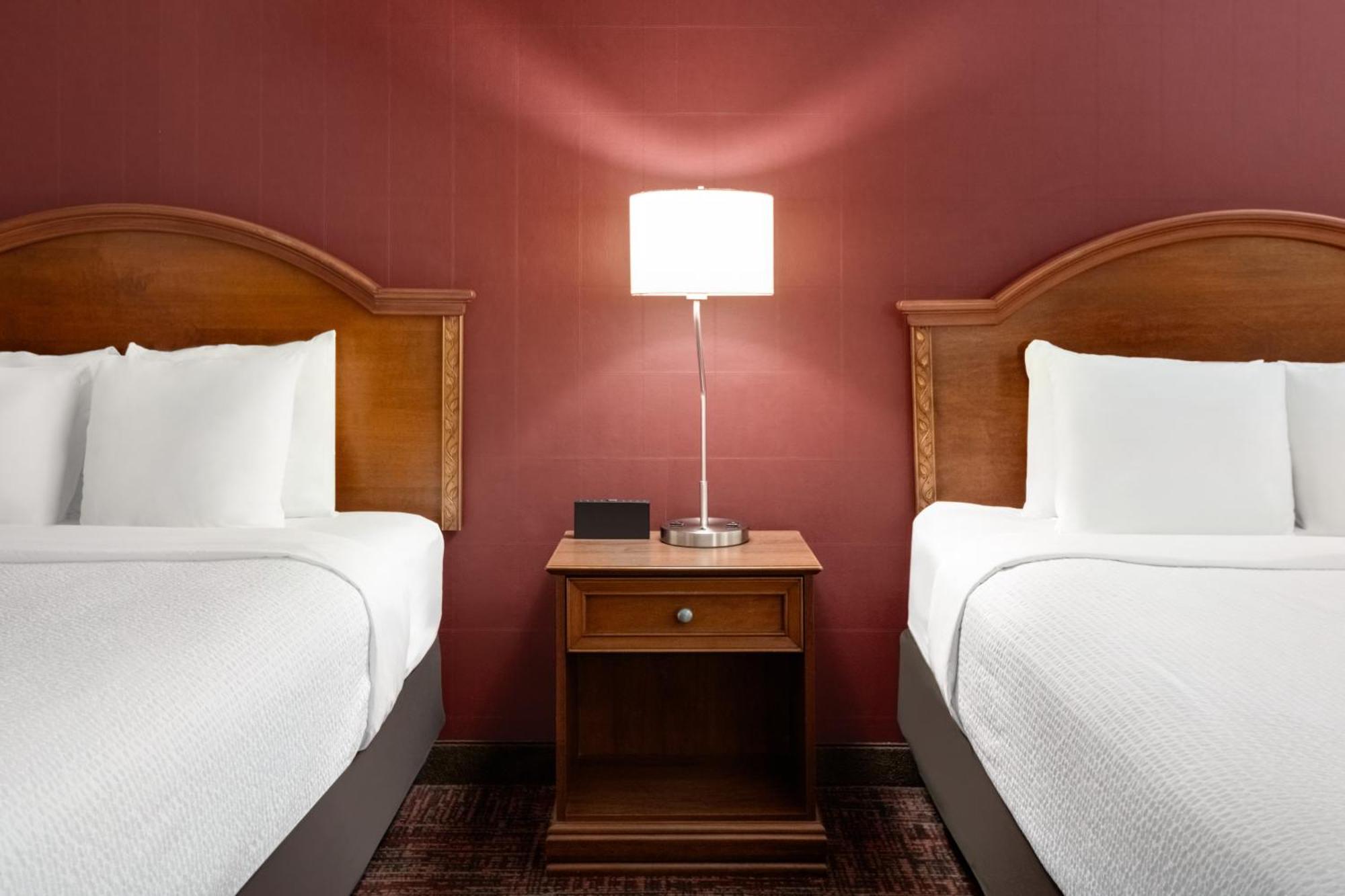 Queen Room Two Queen Beds Roll Shower Mobility Accessible or Non-Smoking,1773754774:JPEG