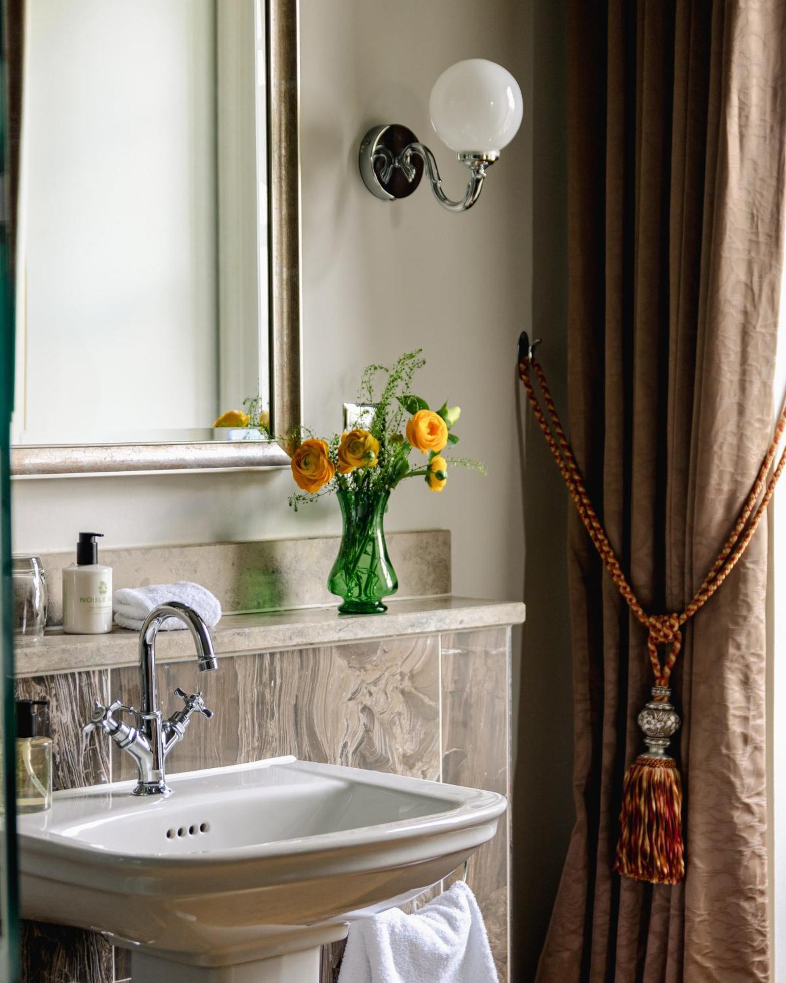 Classic Double or Twin Room Shower