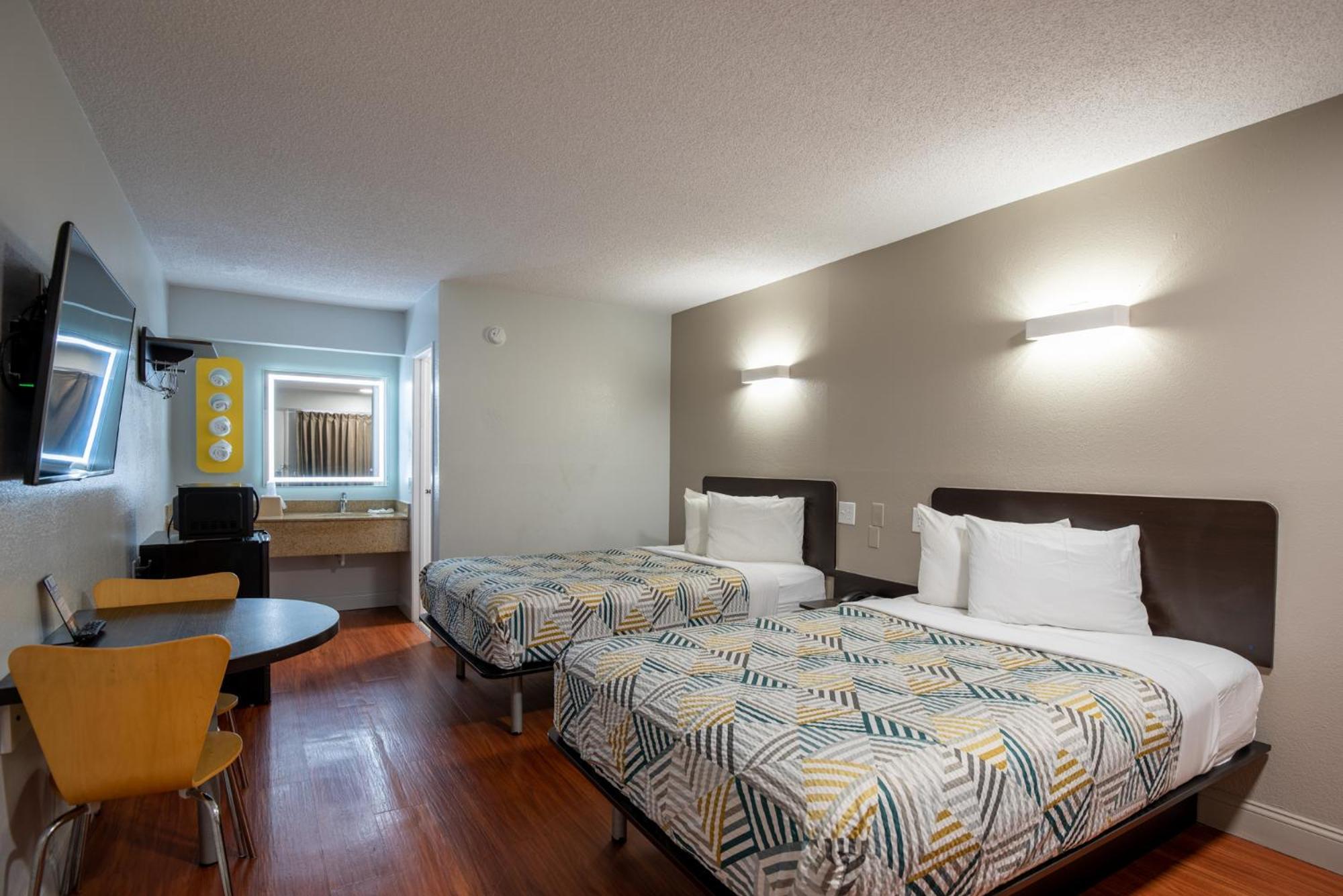 Deluxe Quadruple Room Non-Smoking