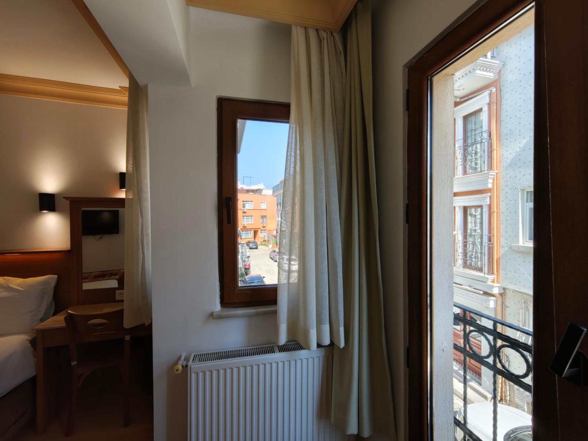Basic Triple Room