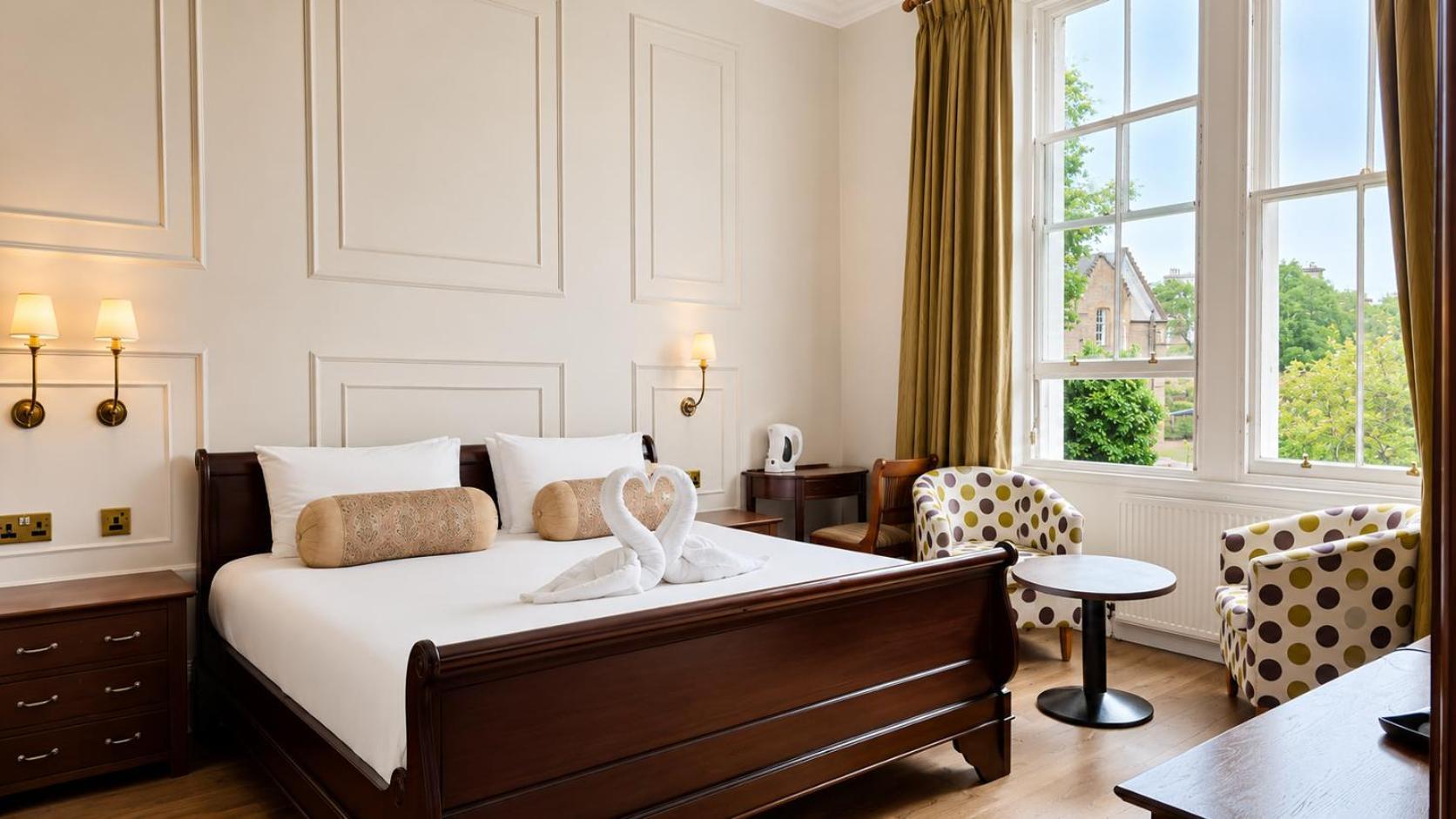 Queen Room