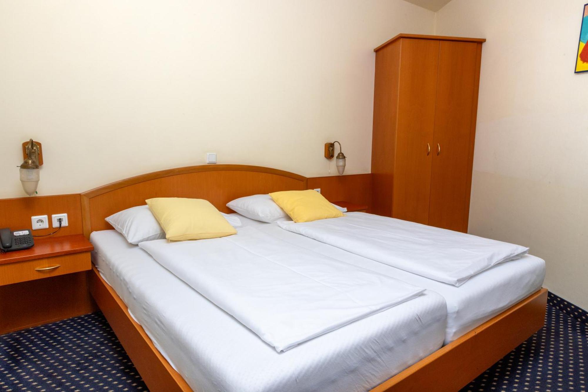 Standard Suite