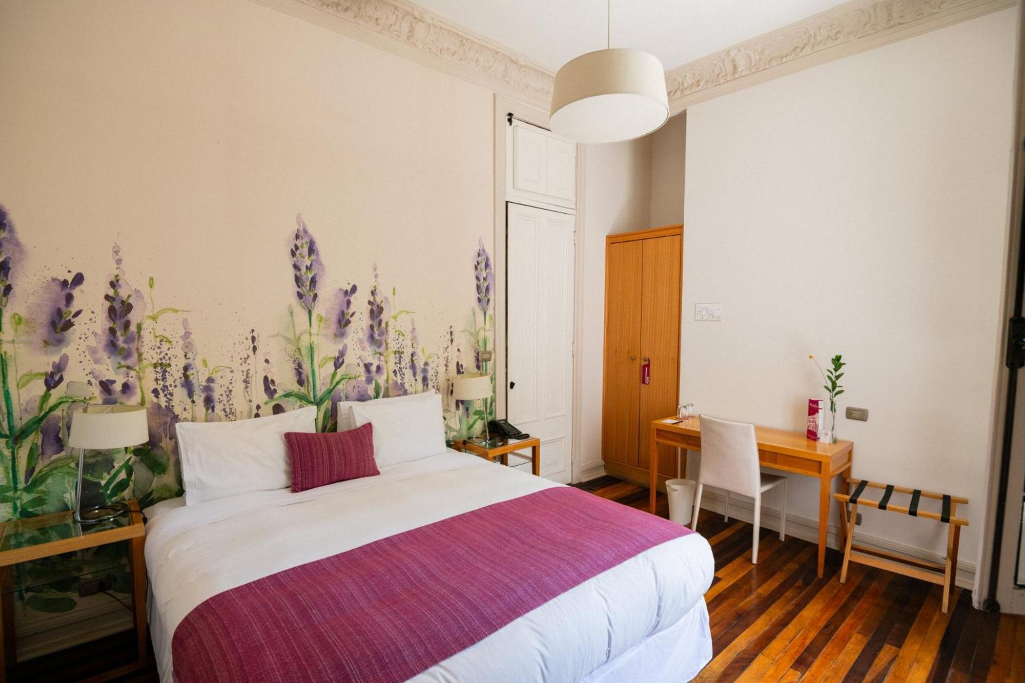 Queen Room Garden View