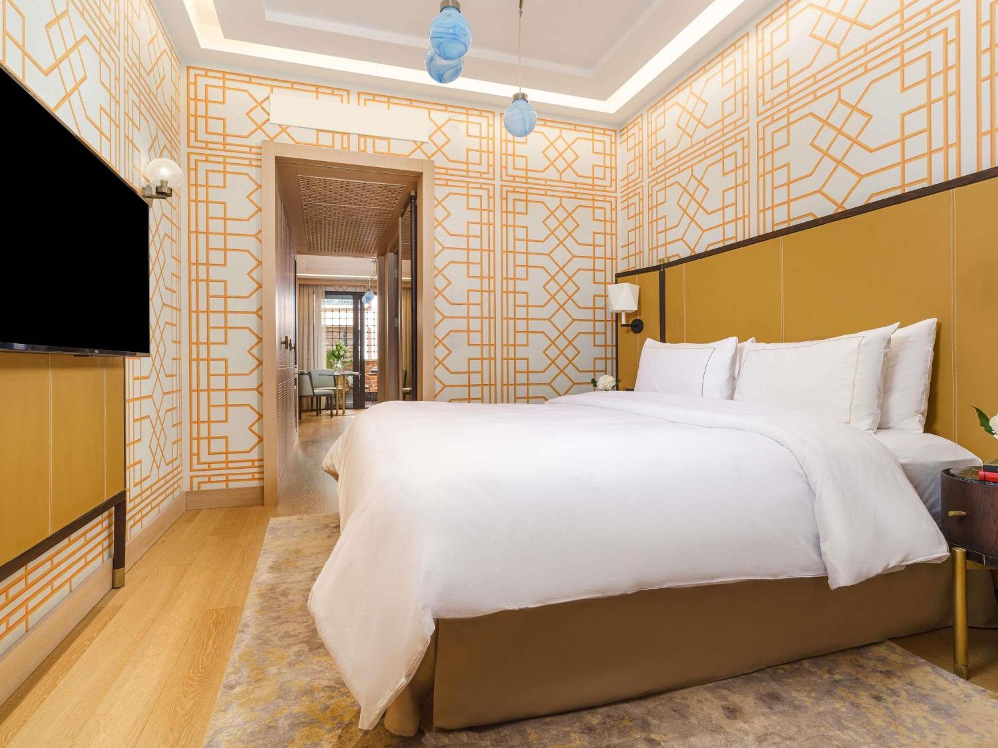 Junior King Suite