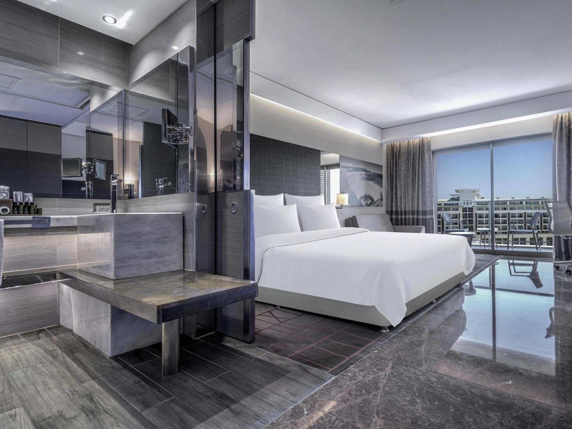 Deluxe Double Room Garden View