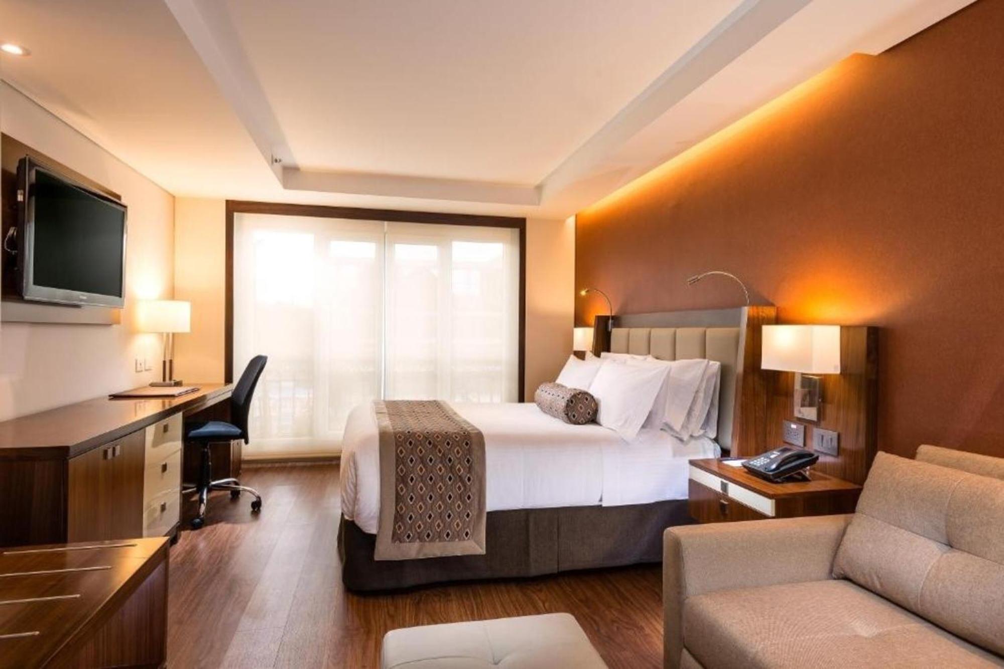 Standard Queen Room