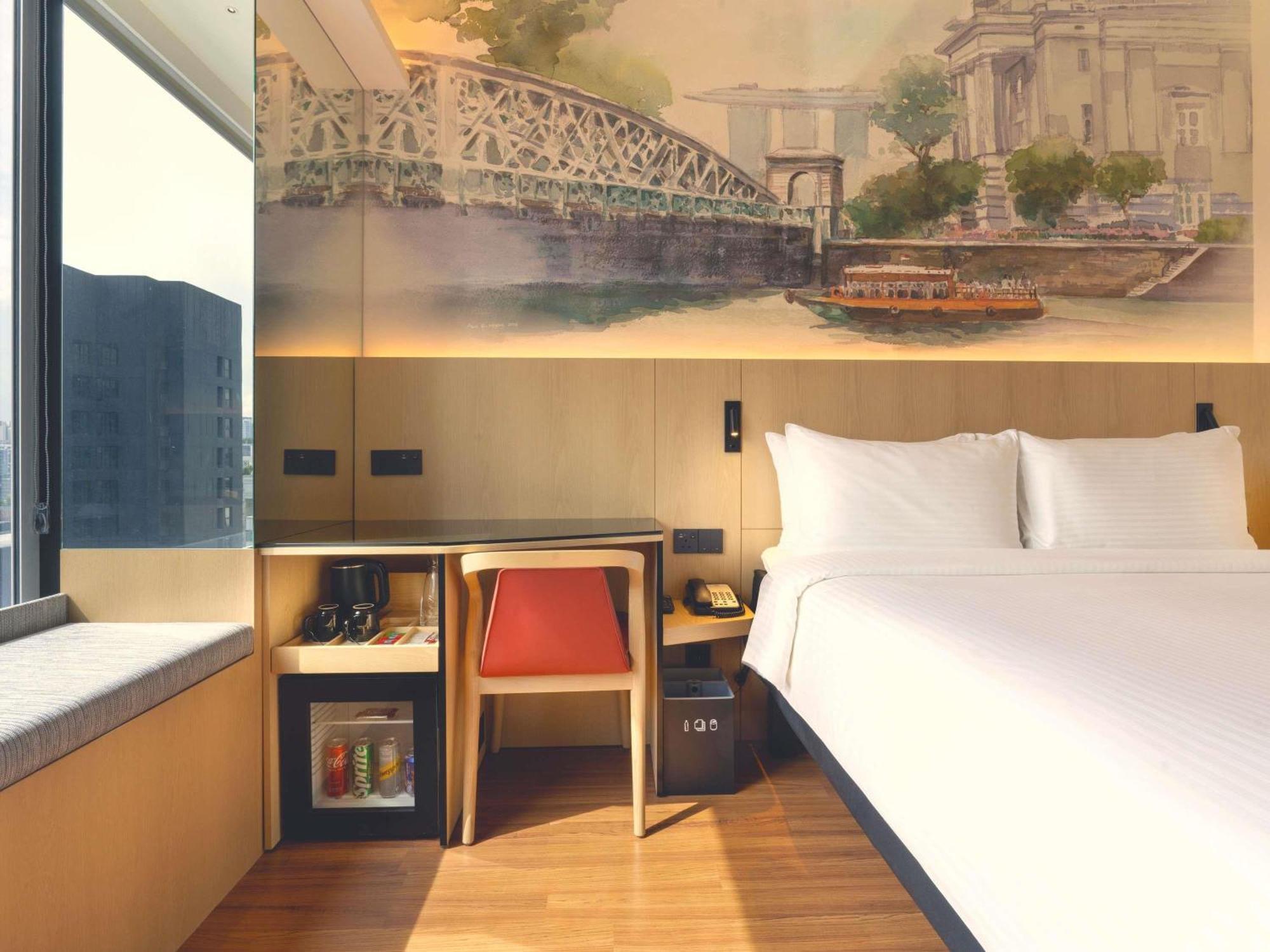 Deluxe Queen Room 1 Queen Bed High Floor Minibar