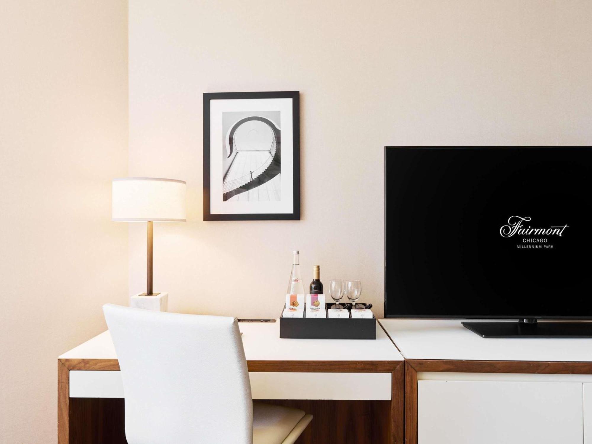 Fairmont 1 King