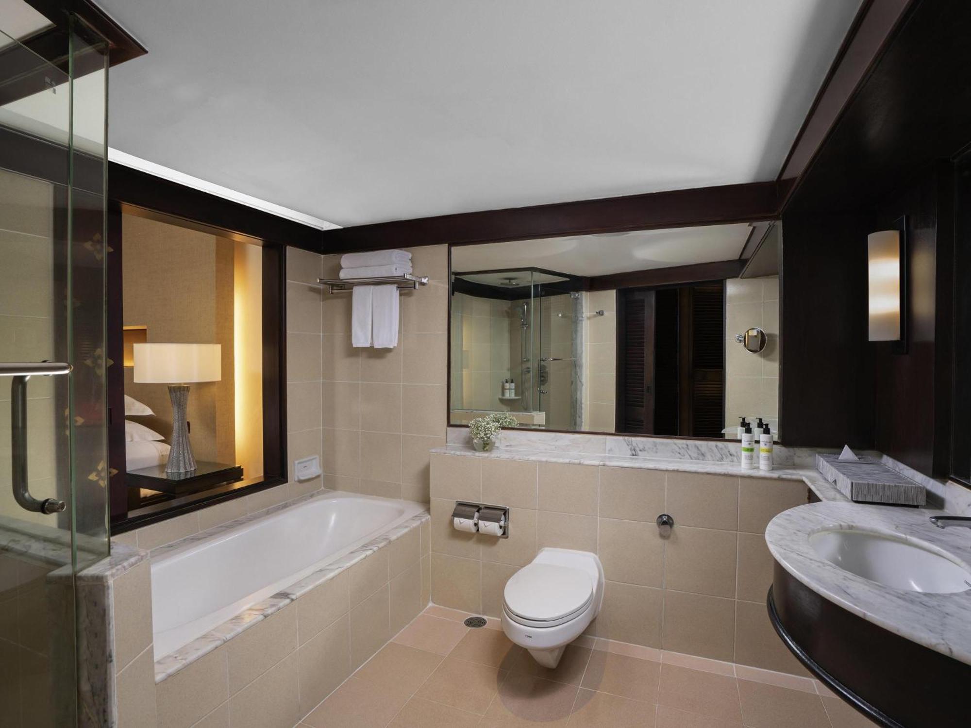 Junior King Suite Garden View