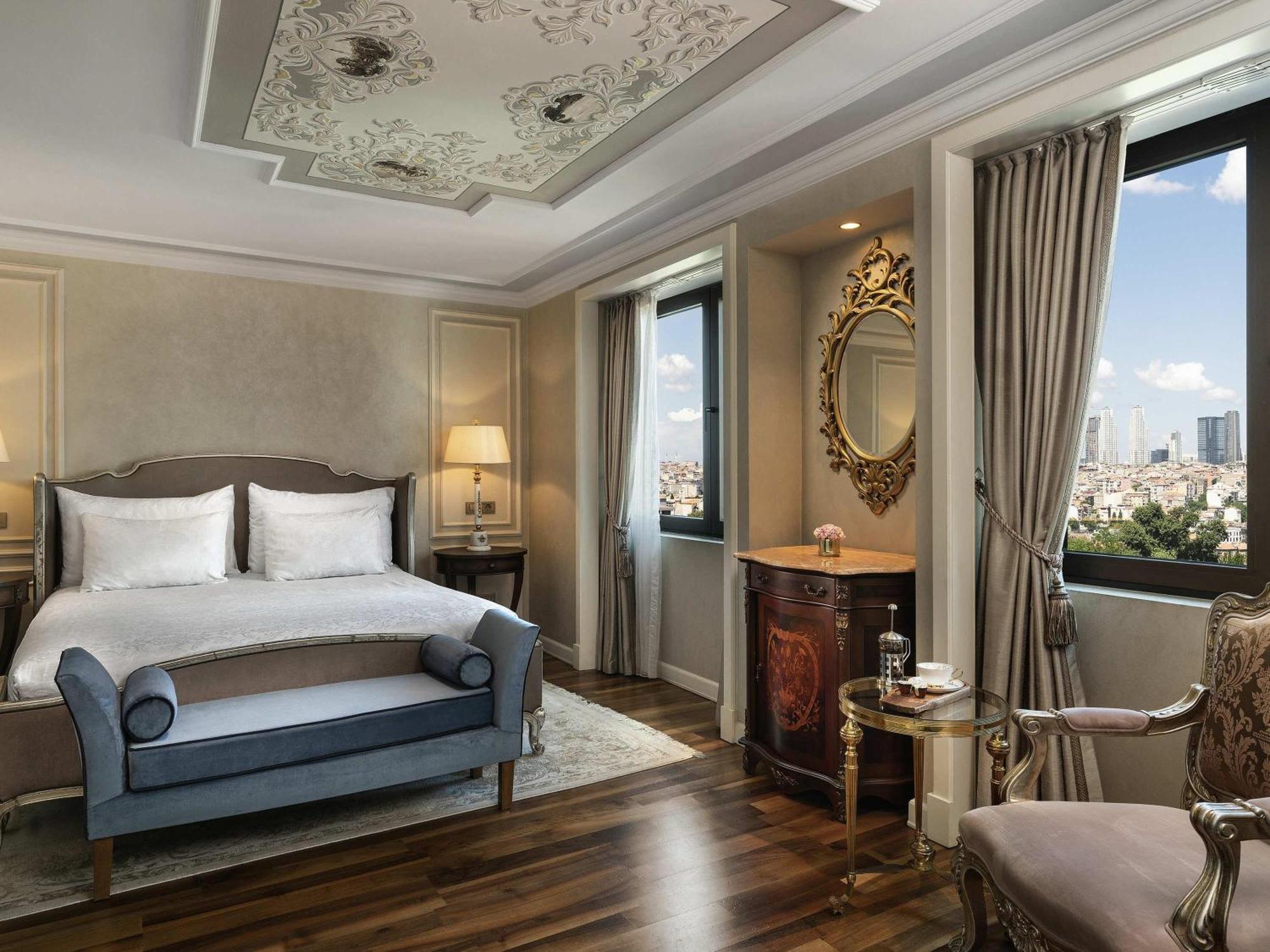 Deluxe room pera view