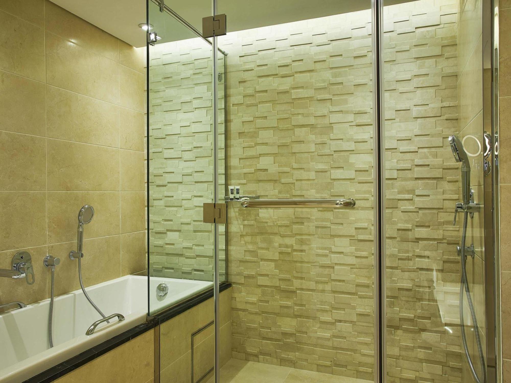 One-Bedroom Suite City View King OR Twin Next to Metro Station