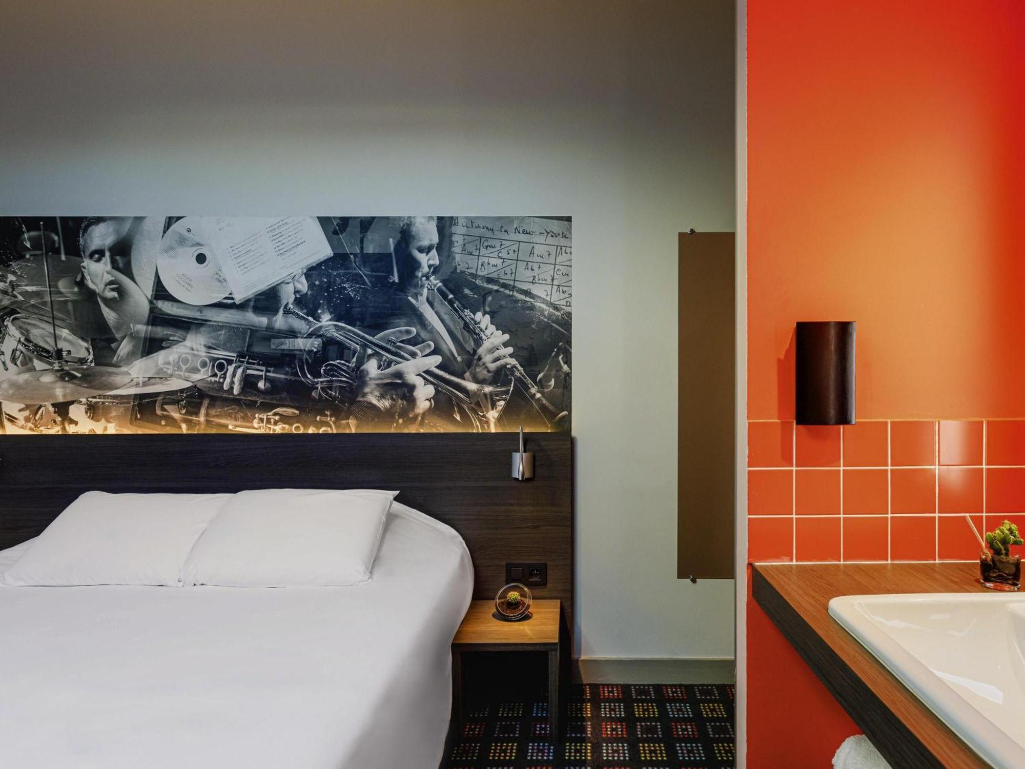 Double Room "Pop"
