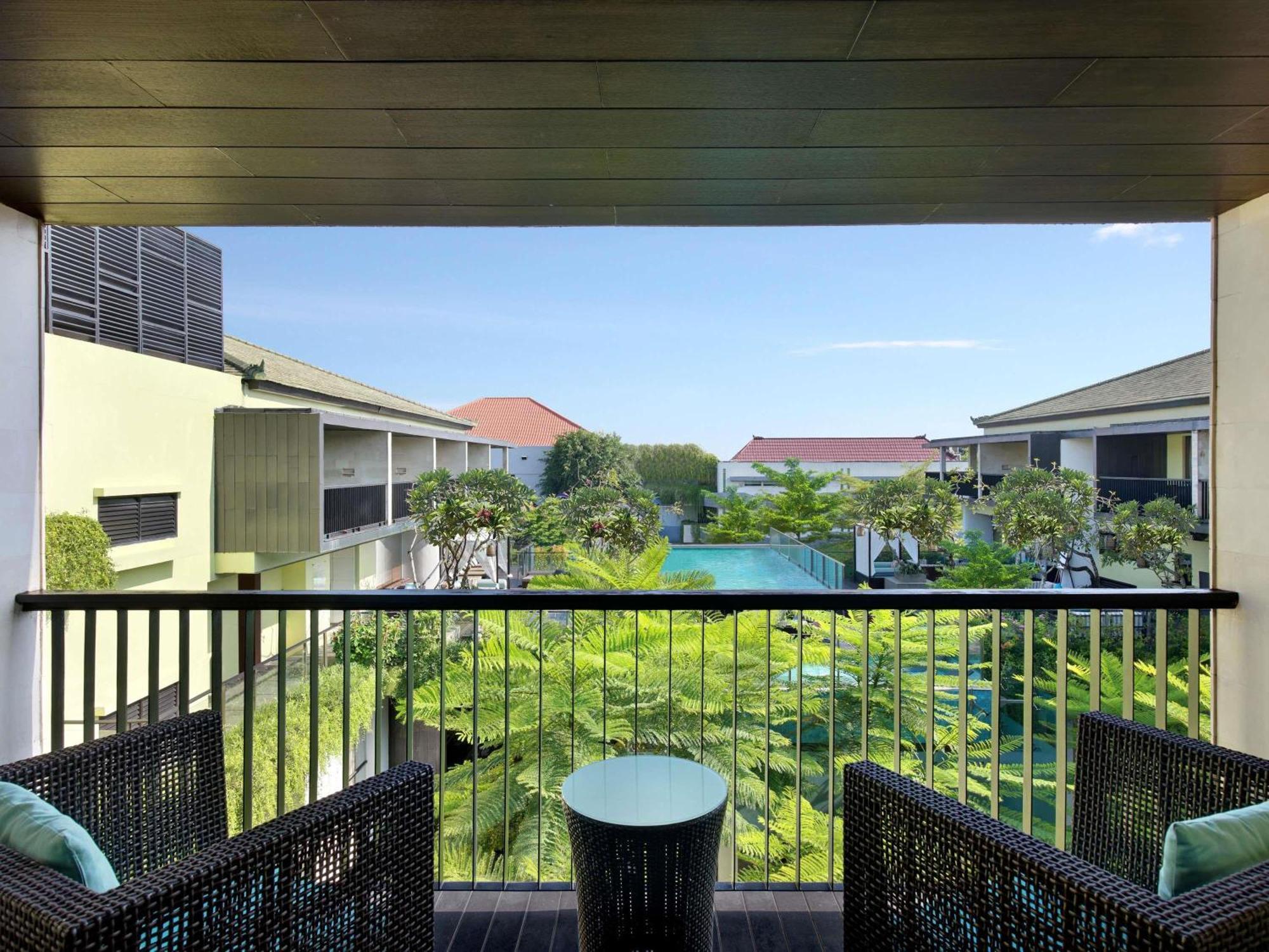 Deluxe Twin Room Balcony Pool View