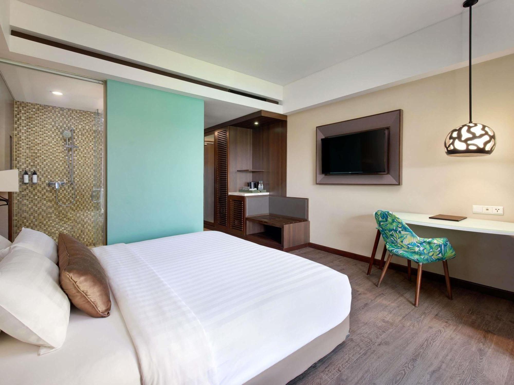 Deluxe Room Balcony Pool View
