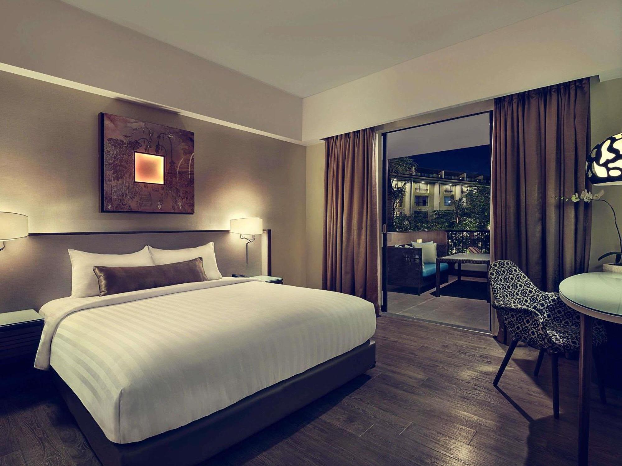Deluxe King Room Balcony