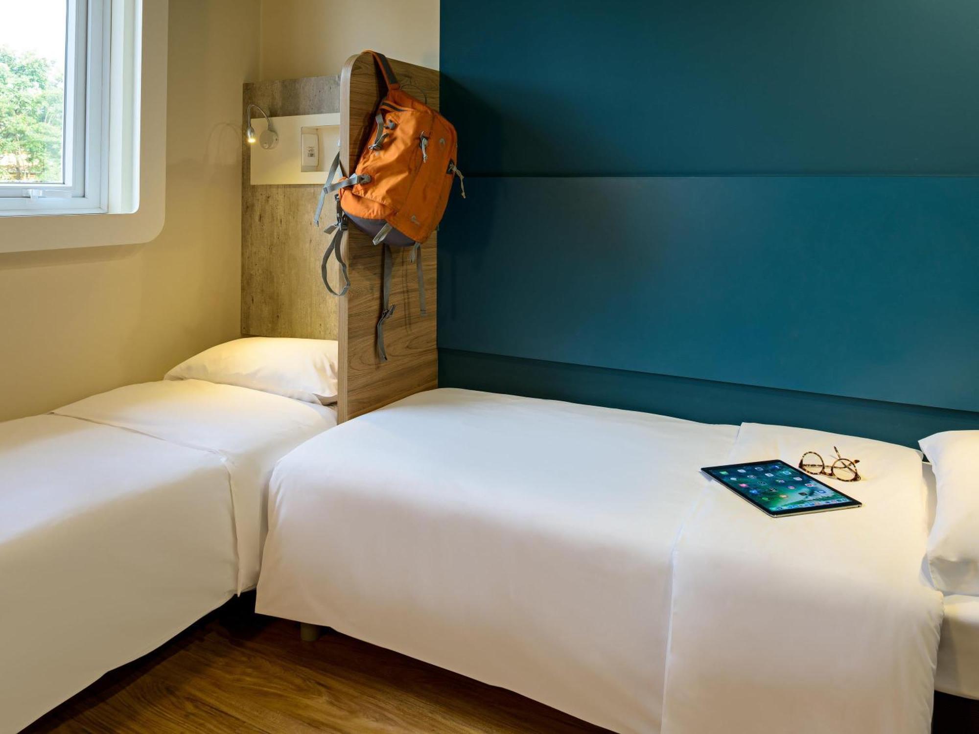 Standard Apartment Two Single Beds Adaptado