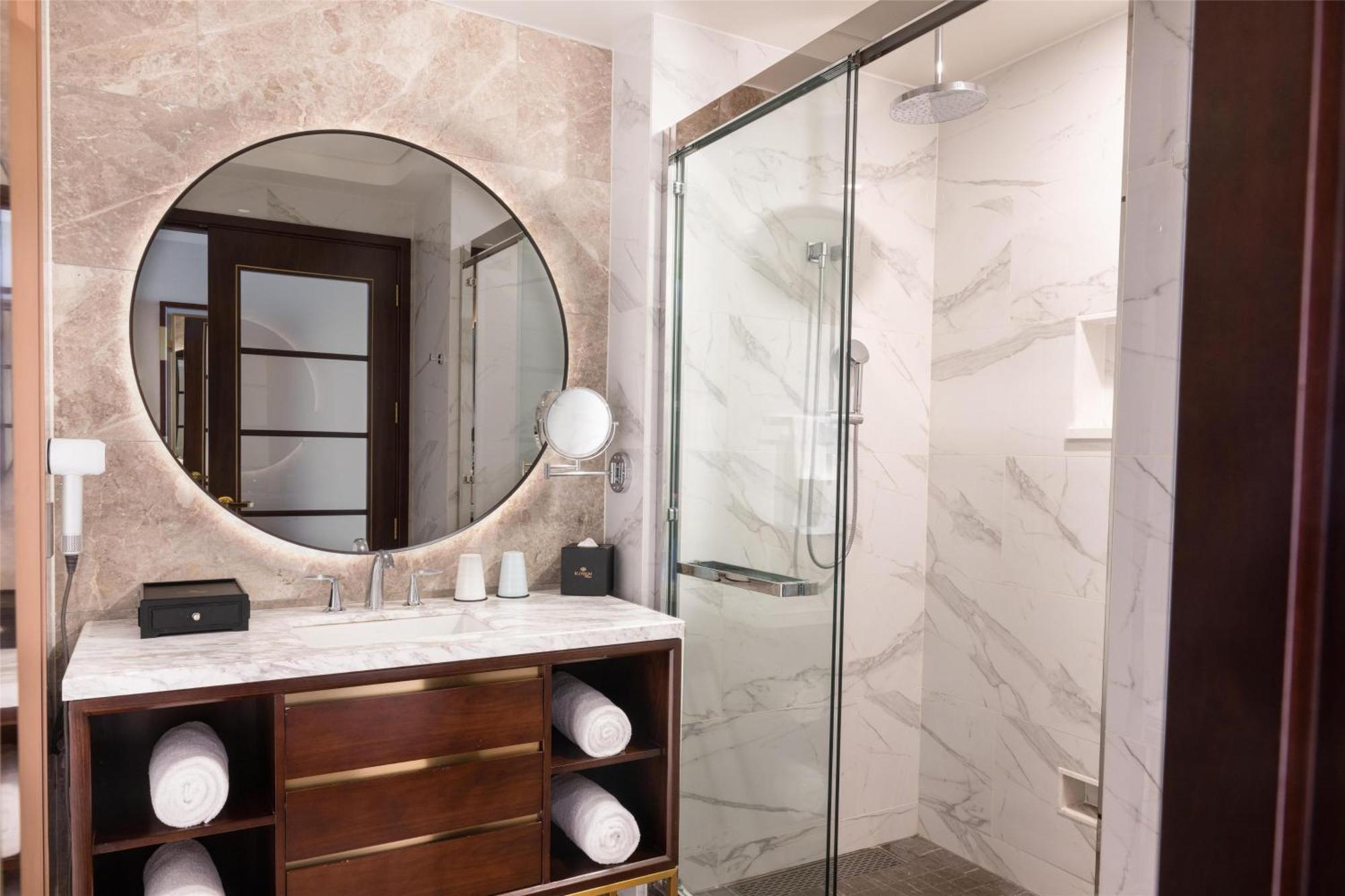 Celestial One-Bedroom King Suite