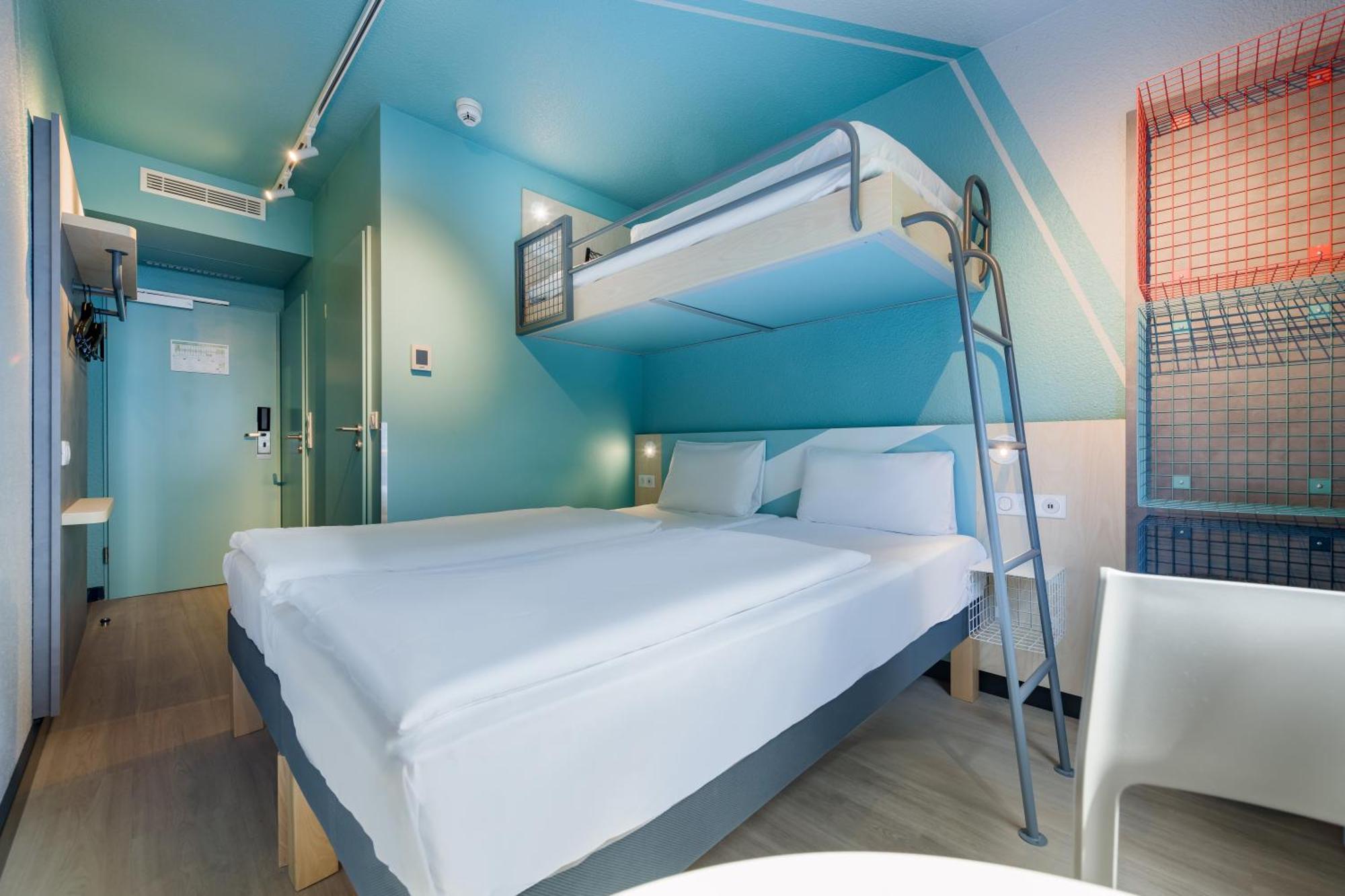 Small triple room a double bed a bunk bed