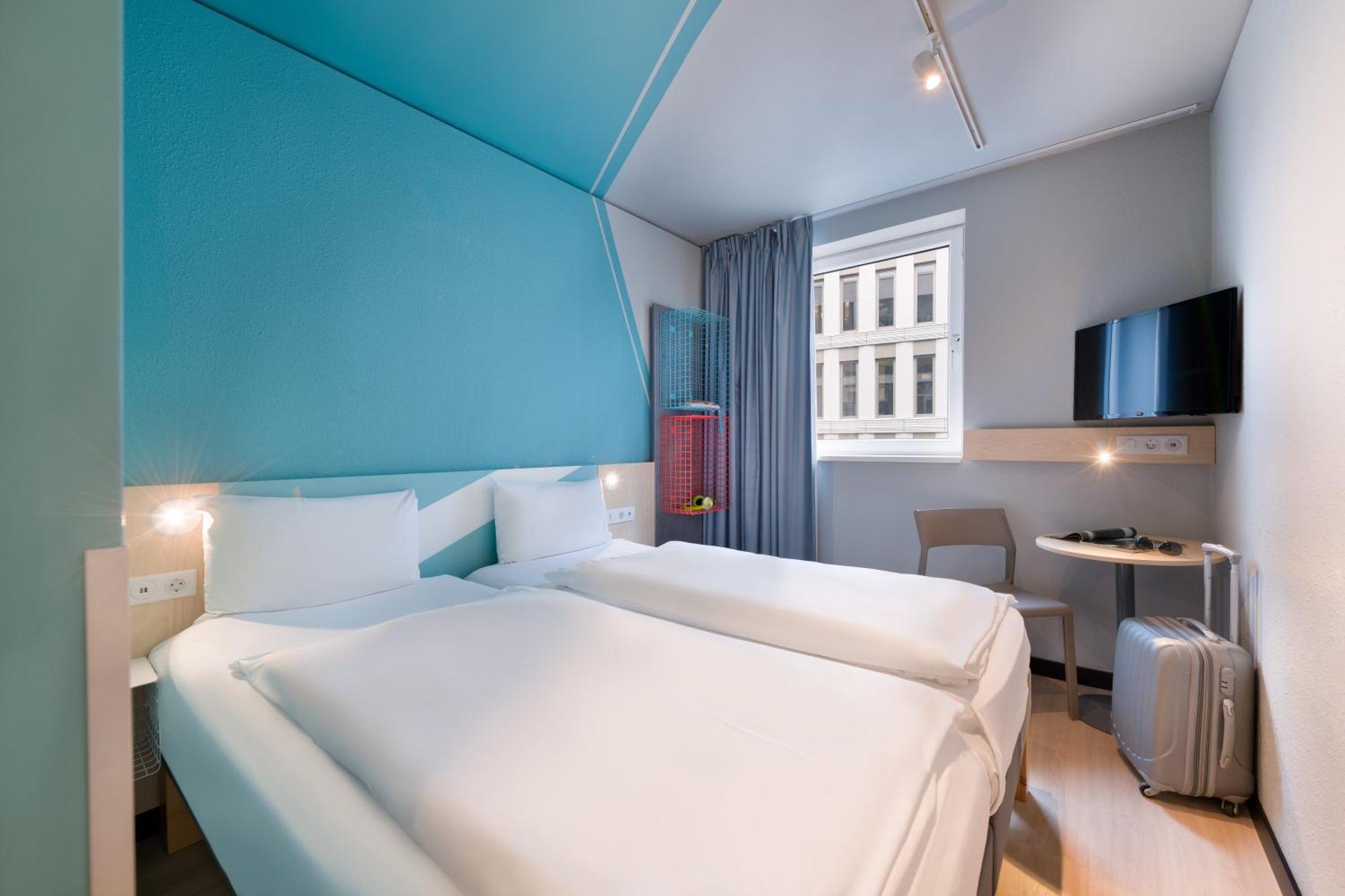 small twin room