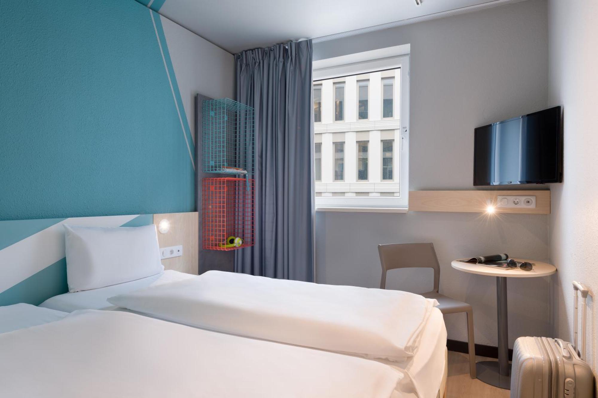 small twin room