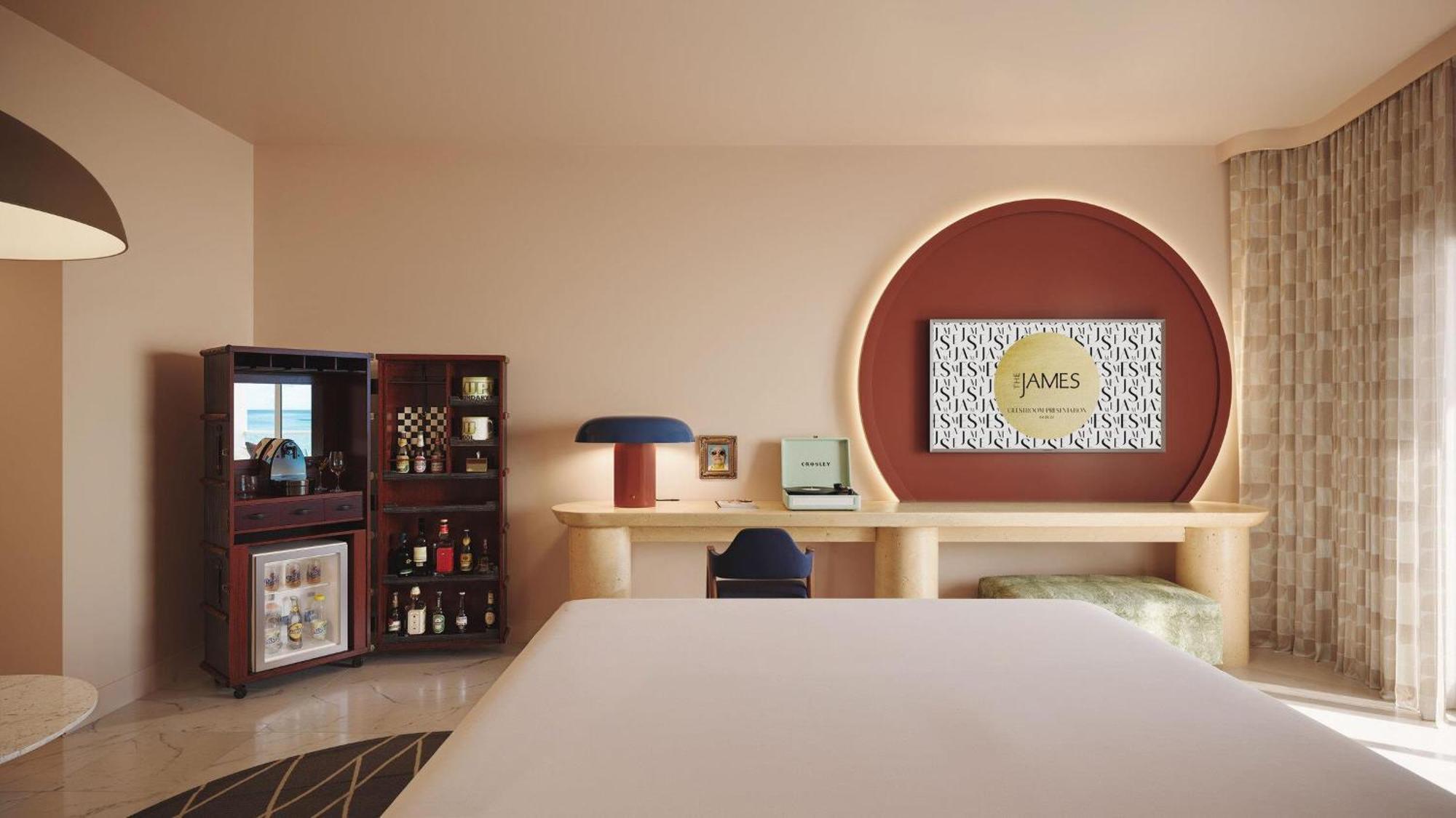Charming King Room