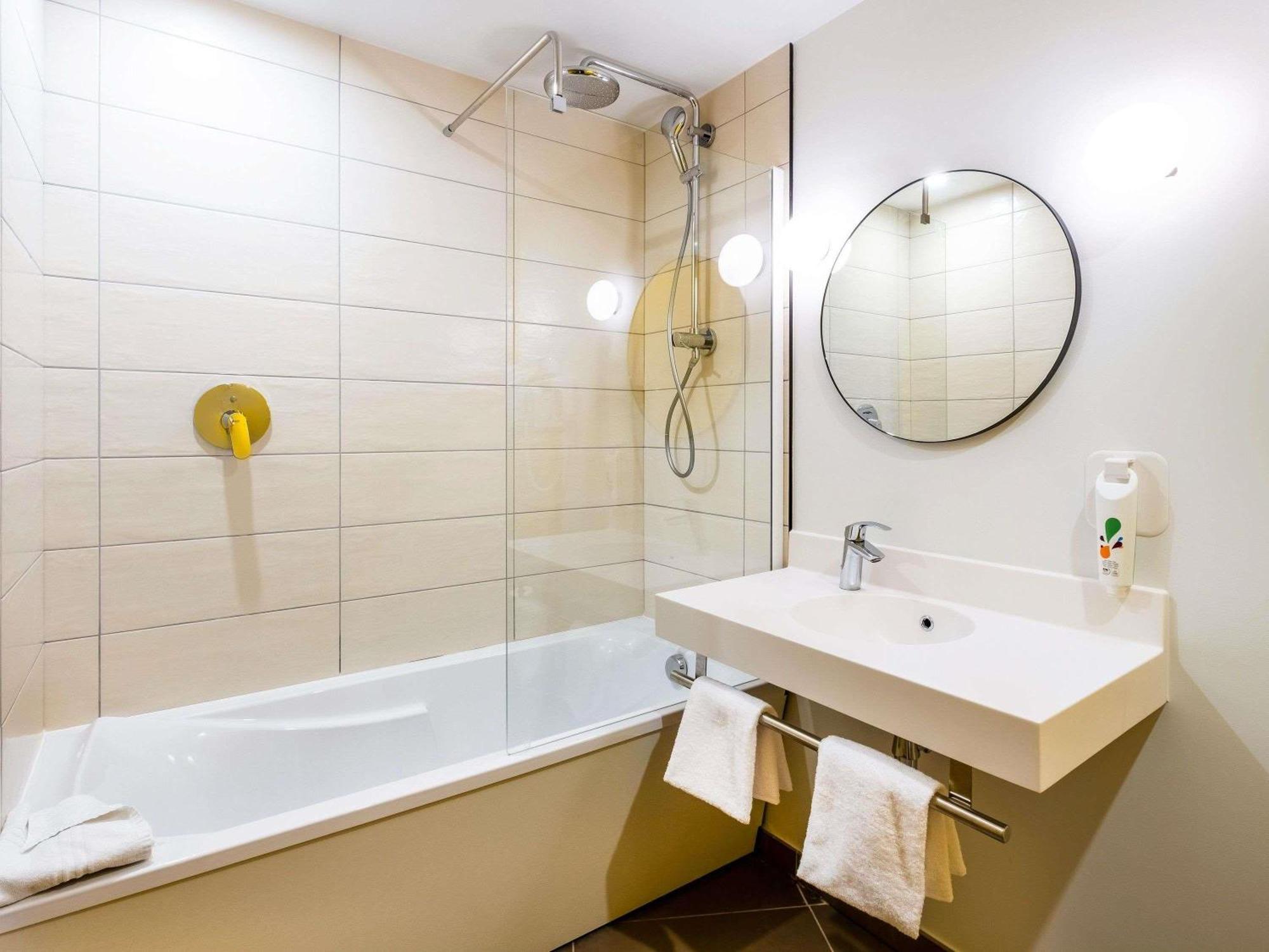 Apartment One Double Bed Two Single Beds