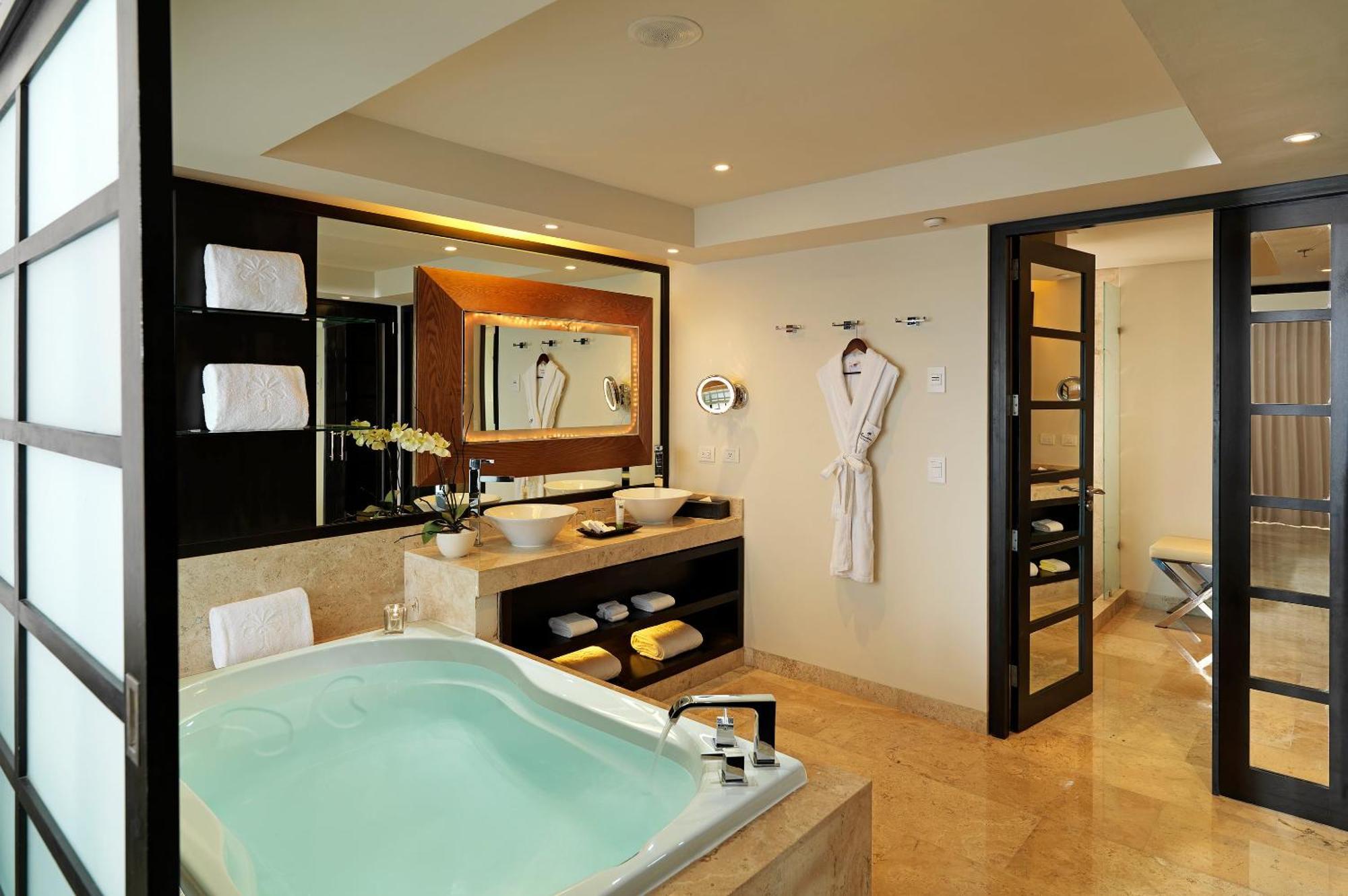 Master Suite Nature View