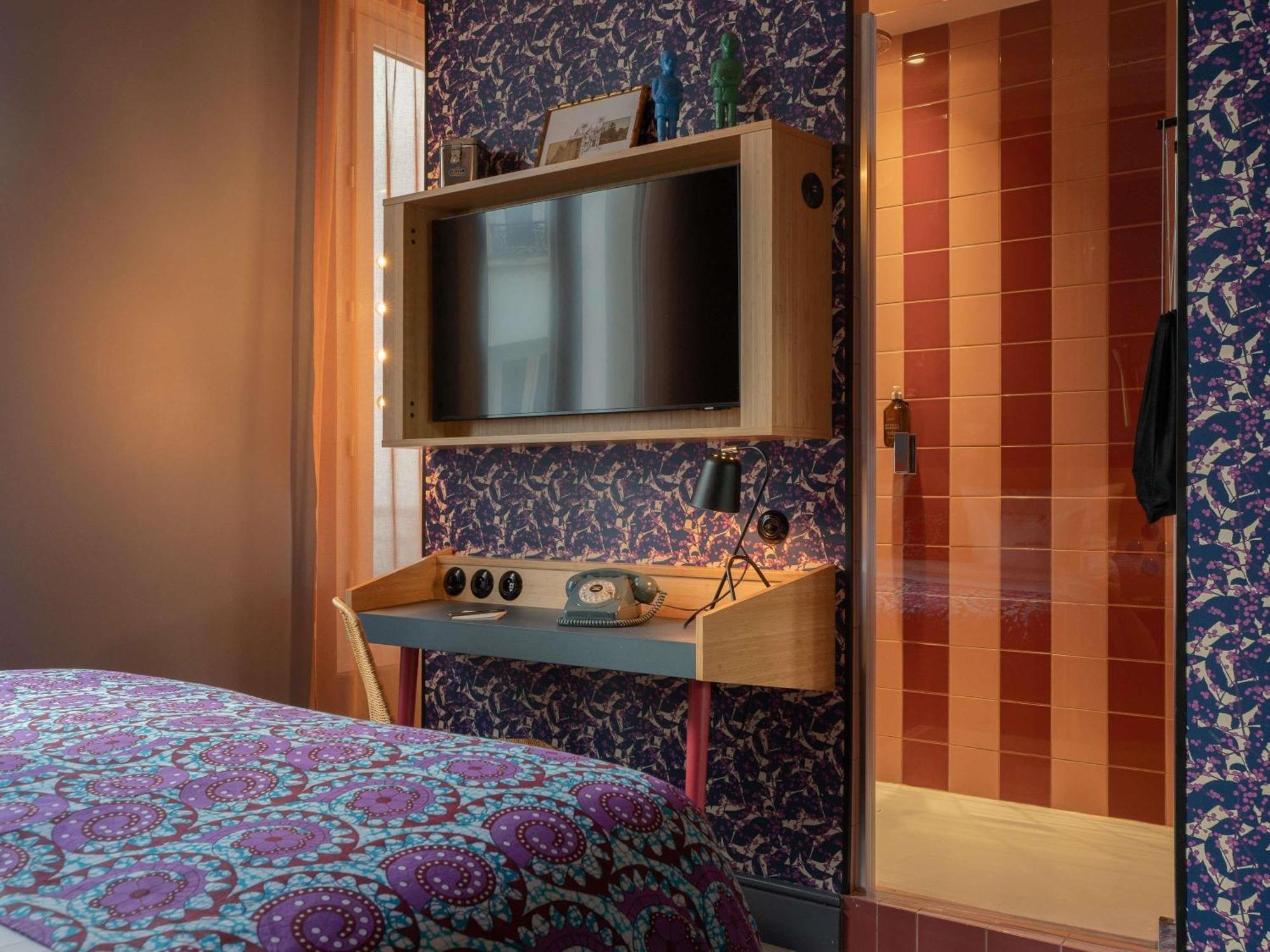 Medium Room