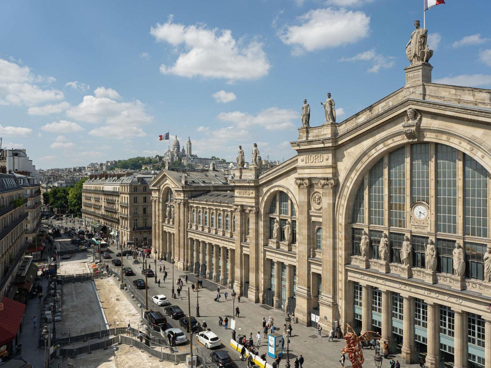 Large Room Paris View
