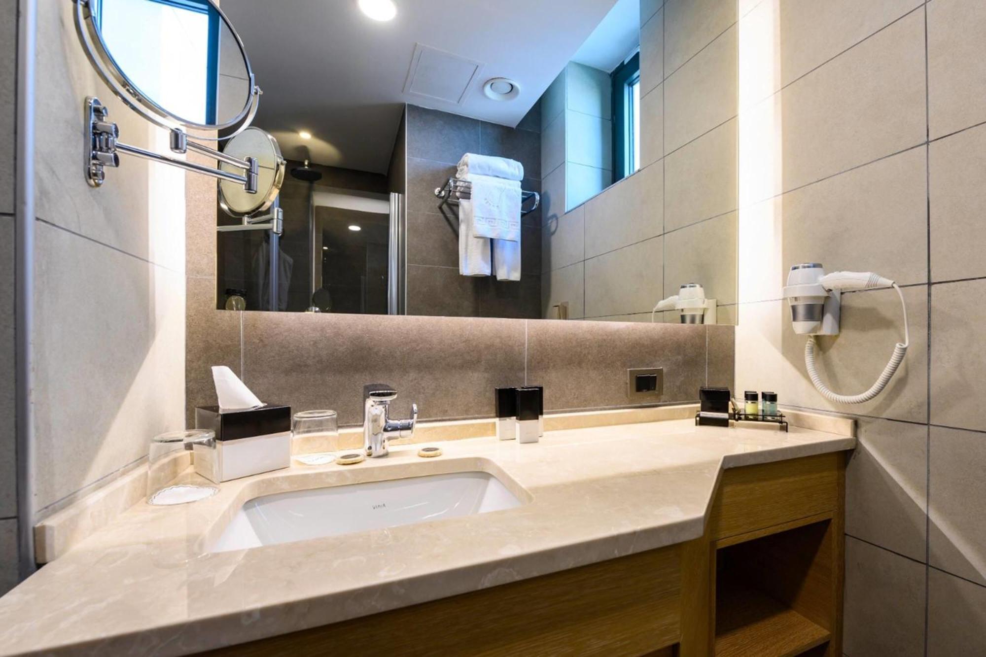 Deluxe Plus Room