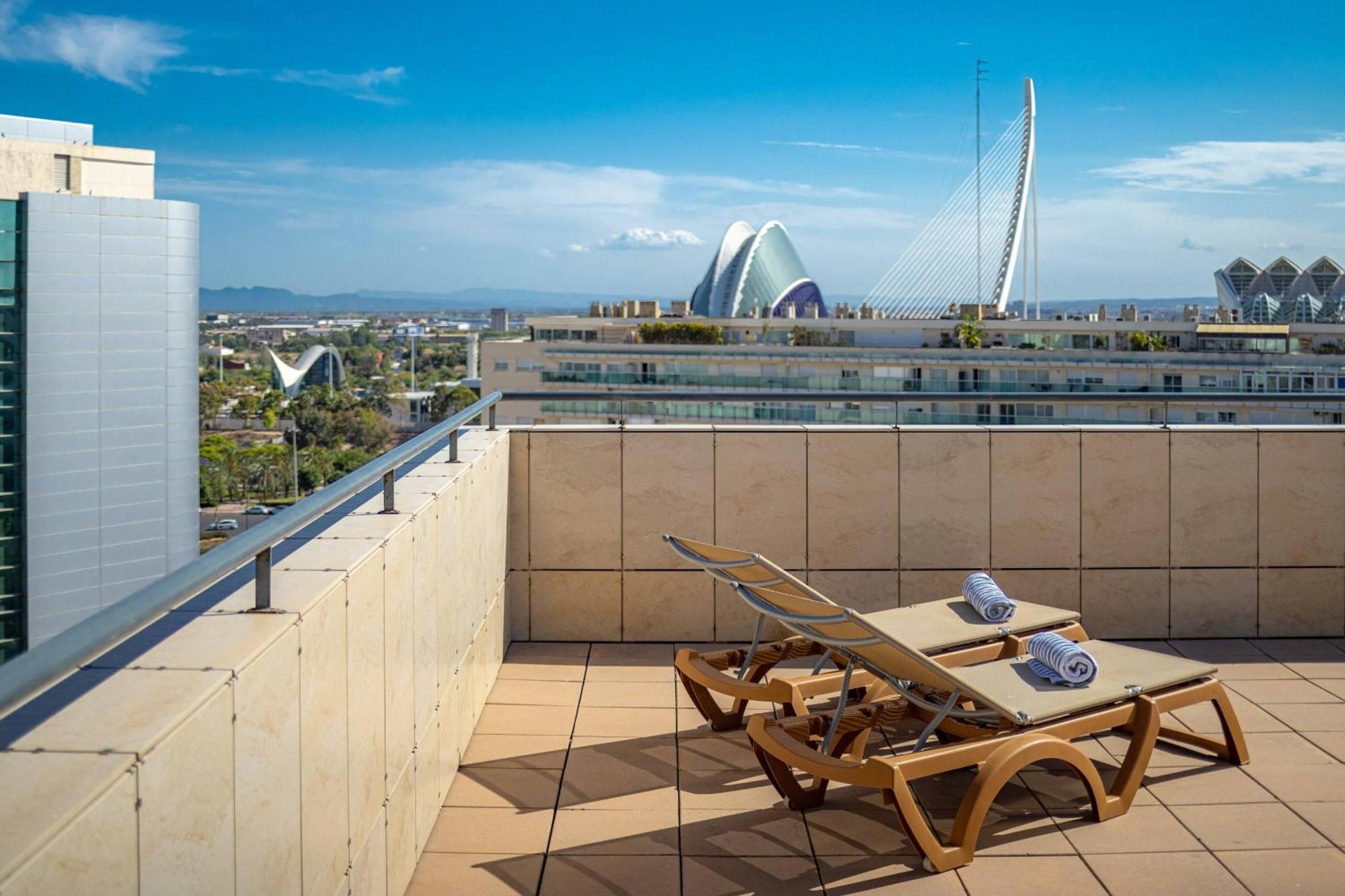 The Studio Terrace Connected