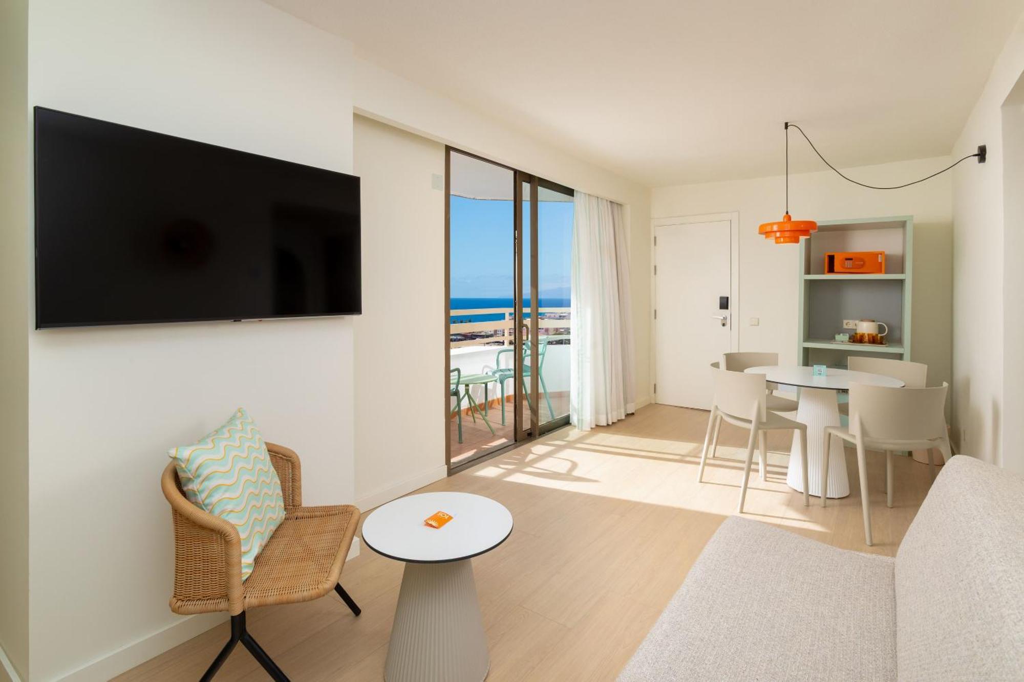 Sol Room Lounge Ocean View