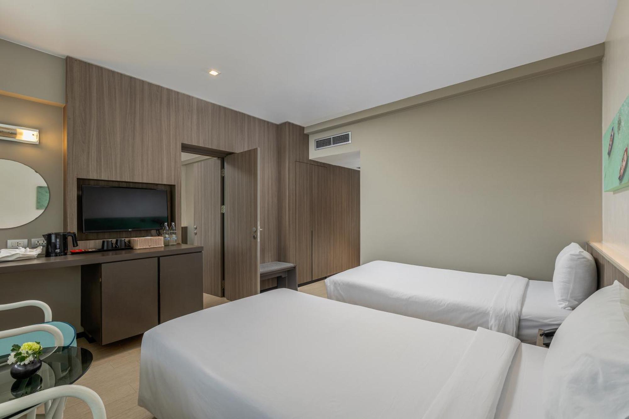 Standard Twin Room