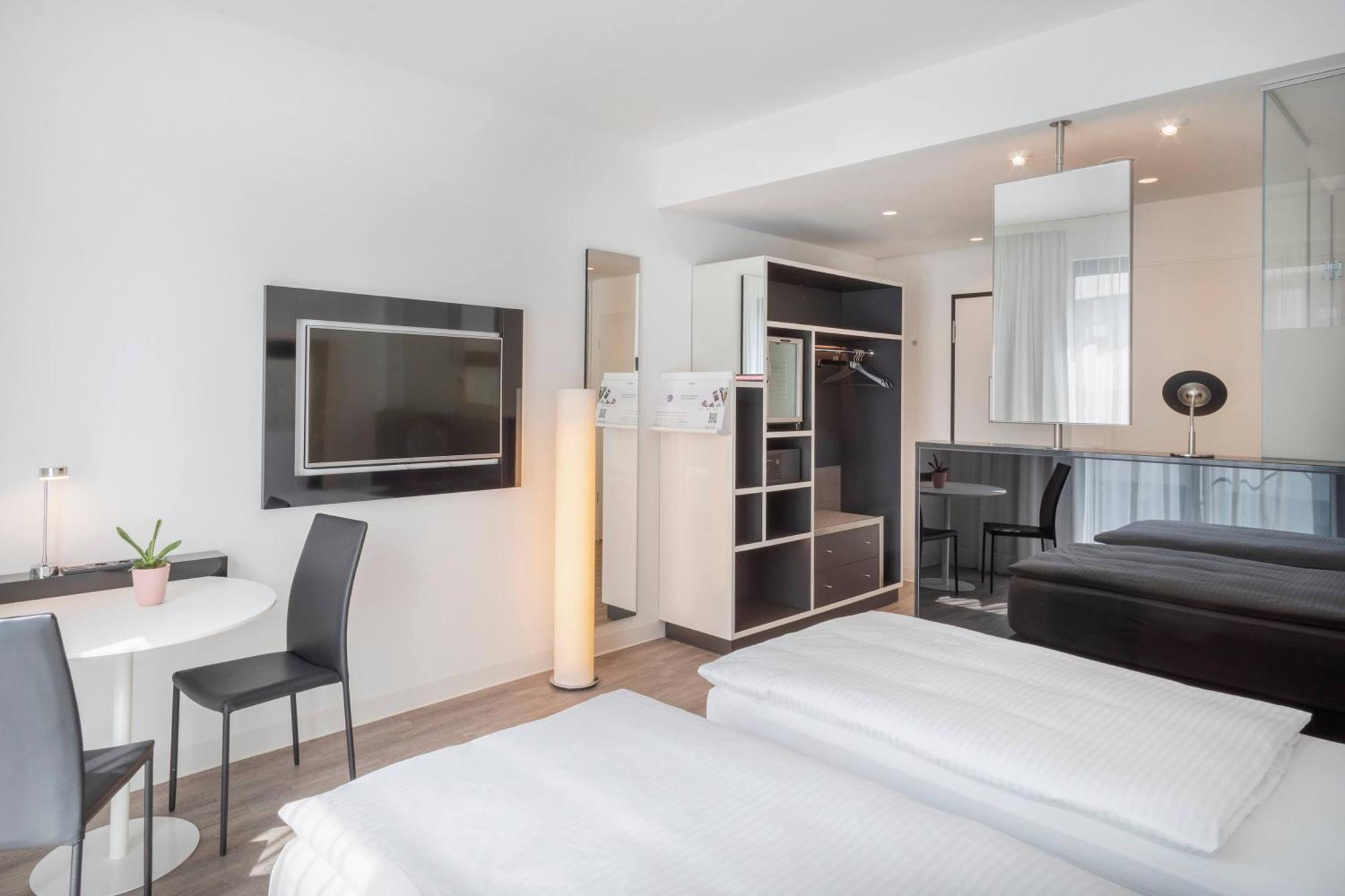 The INNSIDE Room