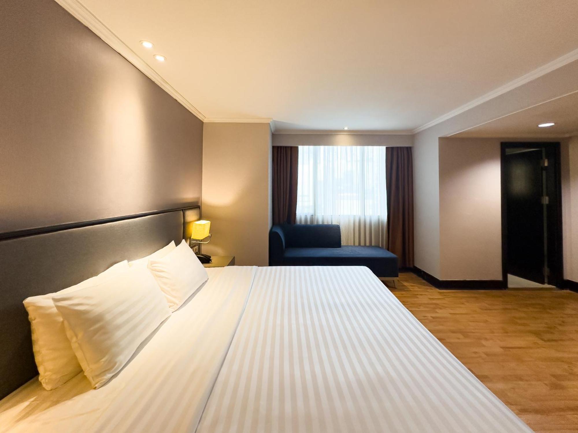 Grand King Suite