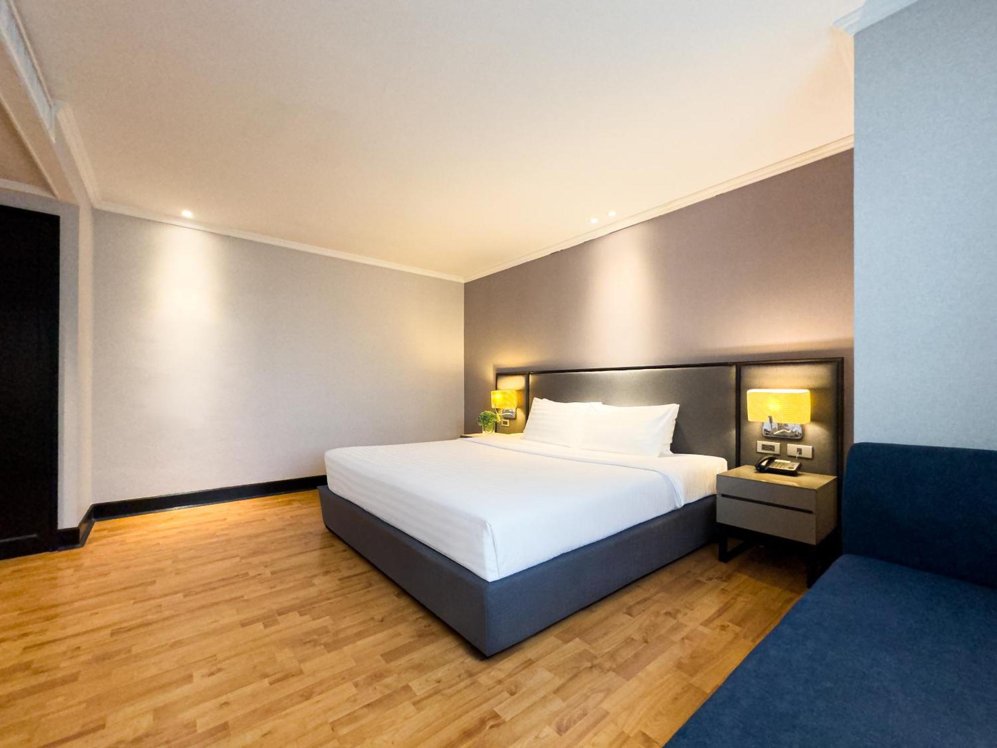 Grand King Suite