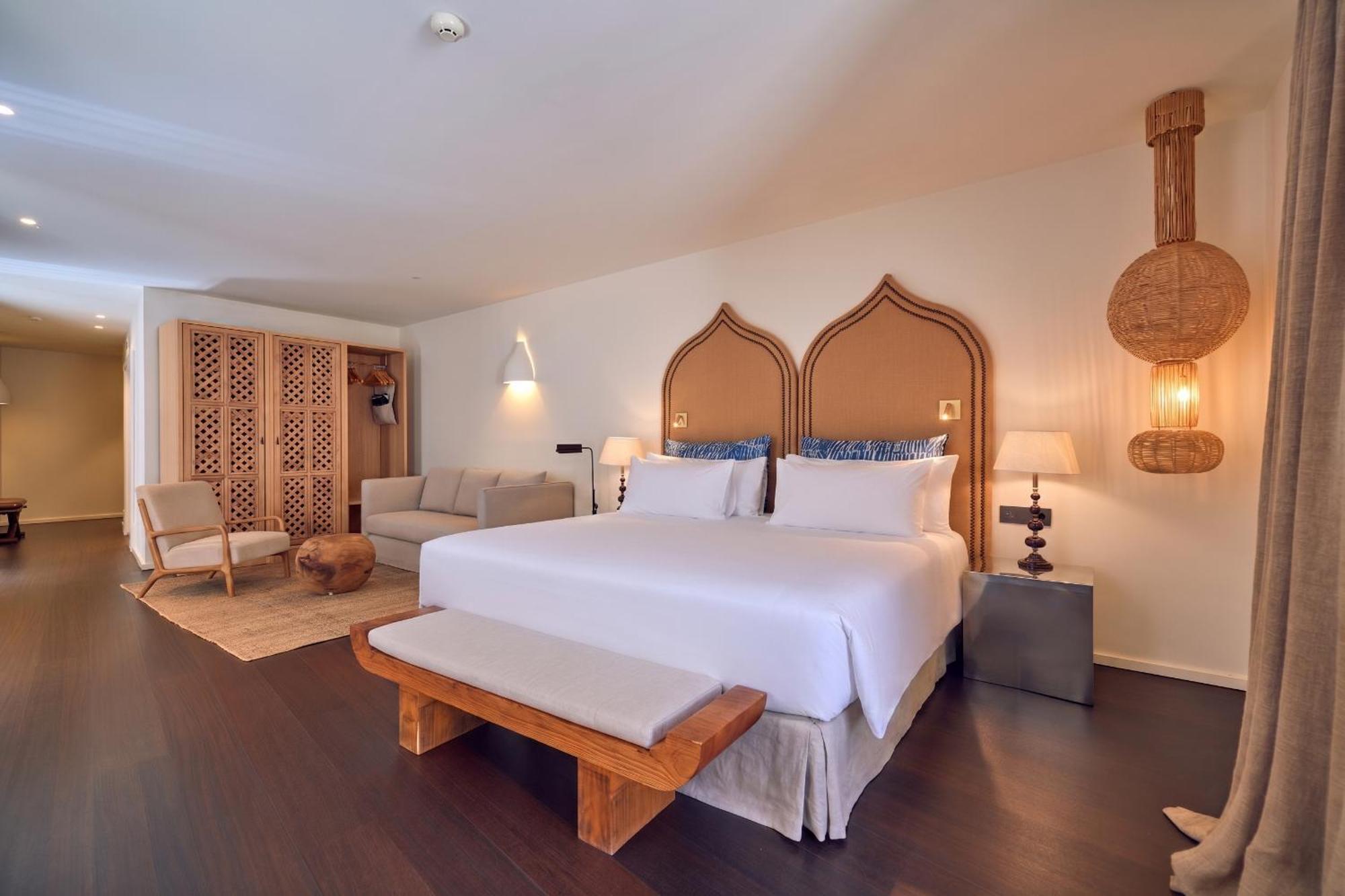 Standard Double Suite