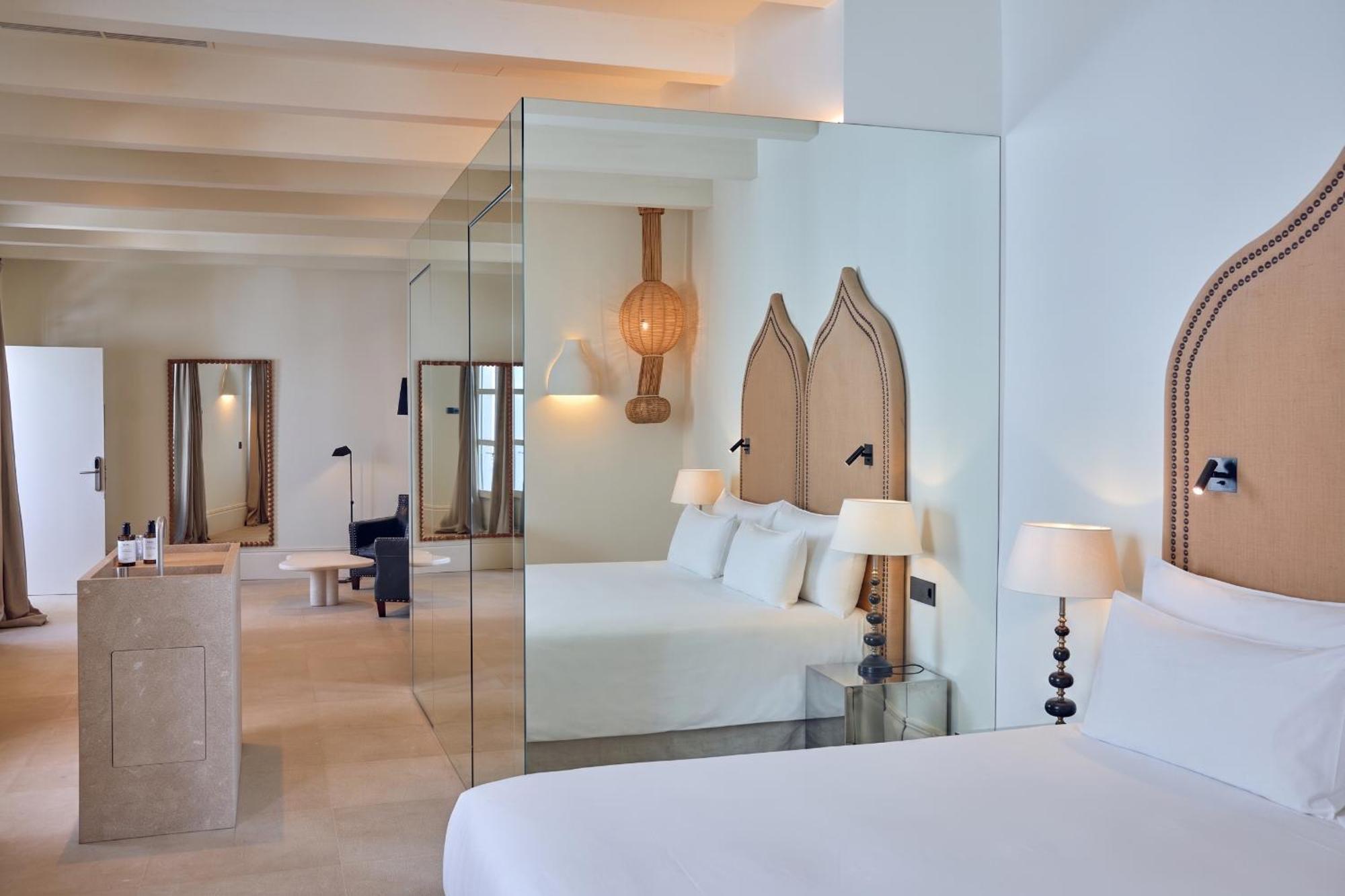 Standard Double Suite