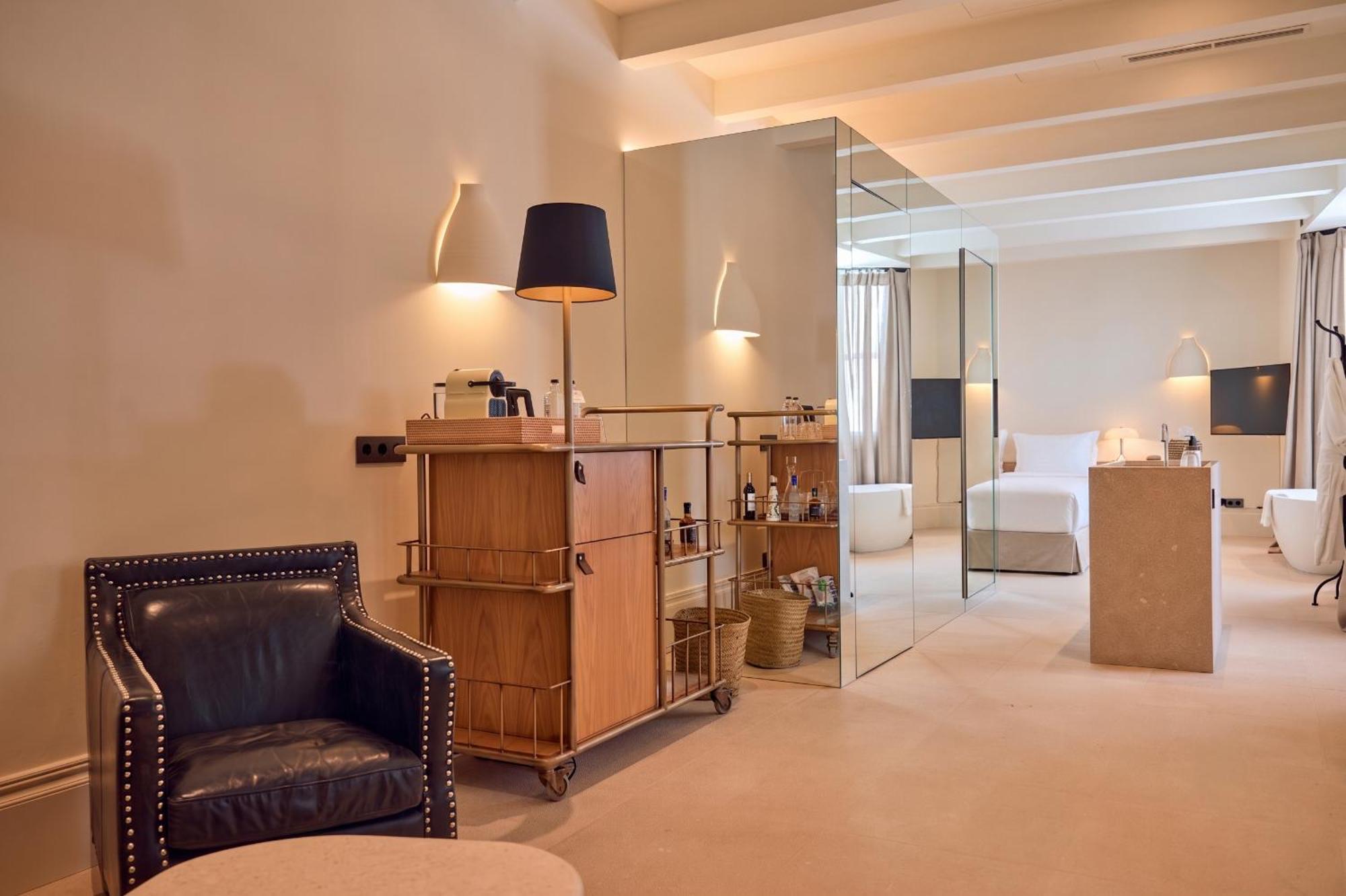 Standard Double Suite