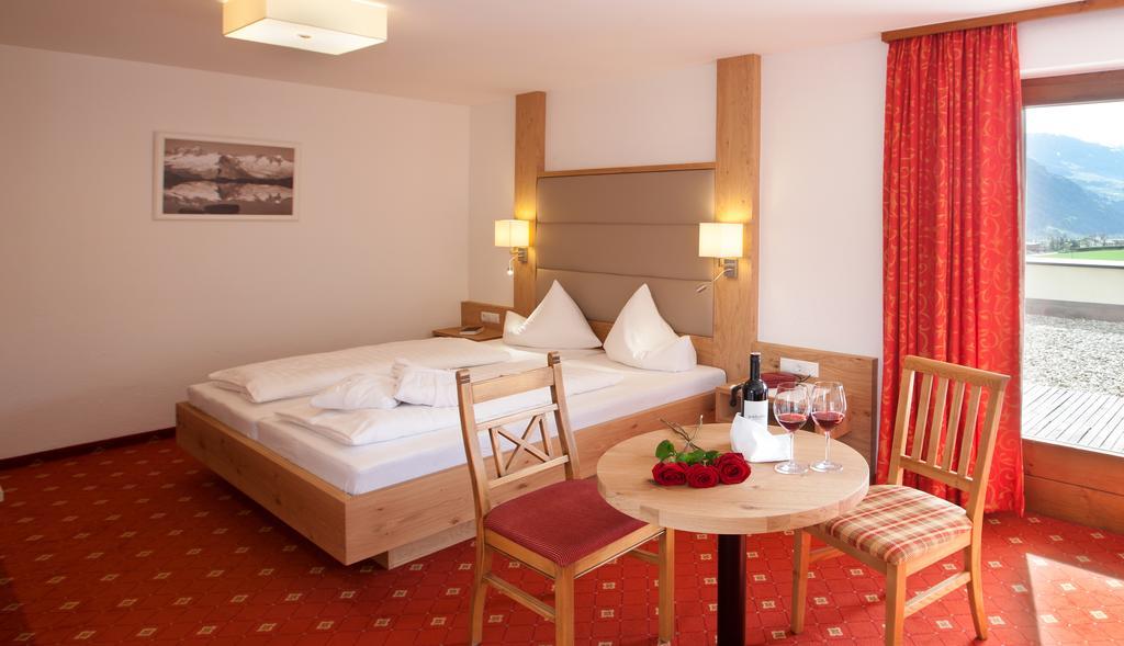 Standard Double Room,681183711:JPEG