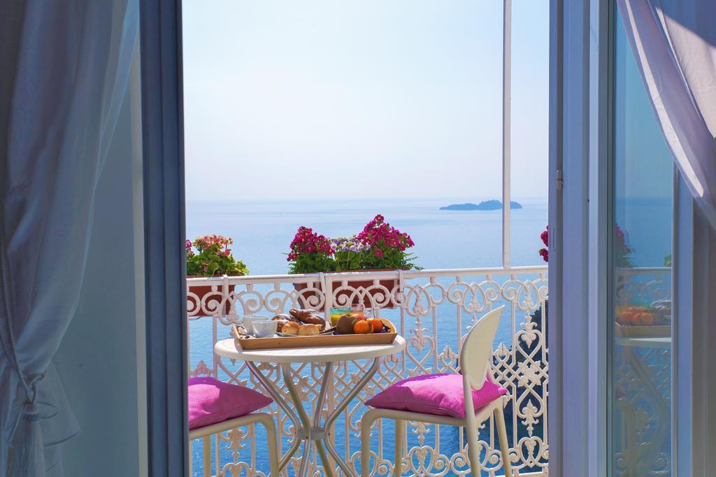 Superior Double Room with Balcony and Sea View