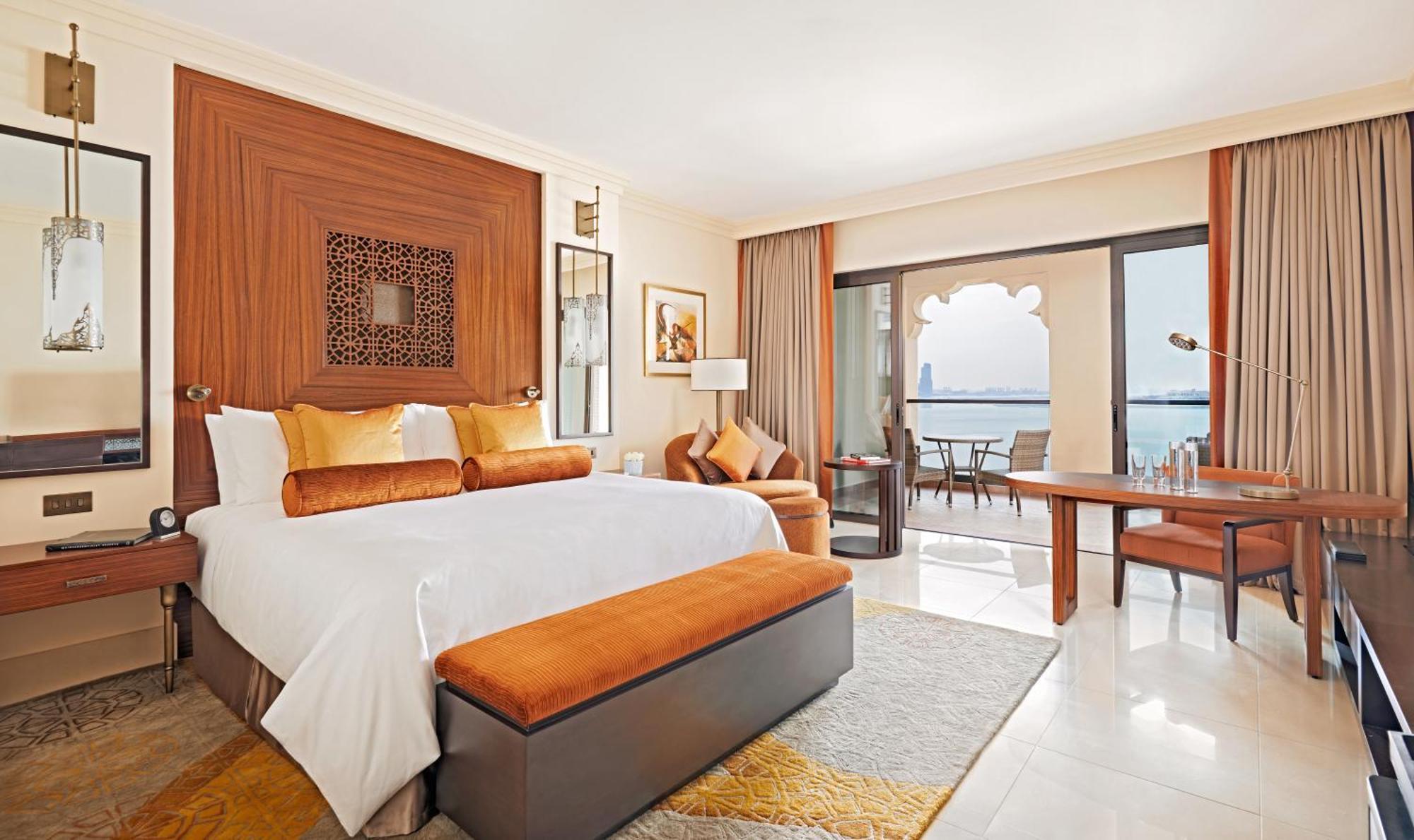 Deluxe King Room Palm Sea View