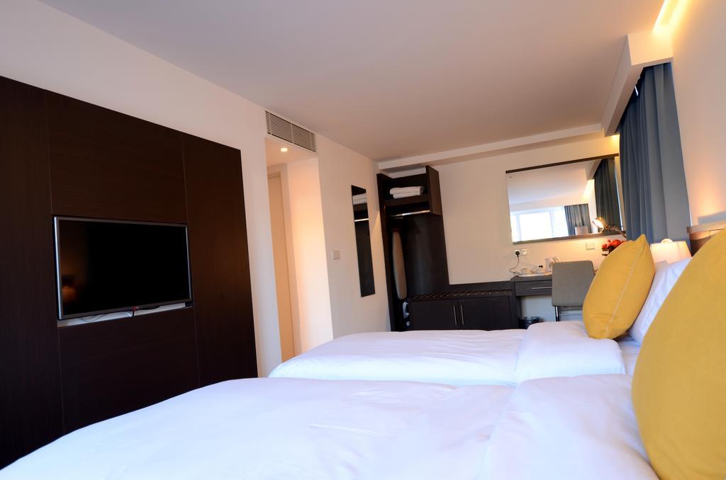 Family Room with Bathroom,211765049:JPEG