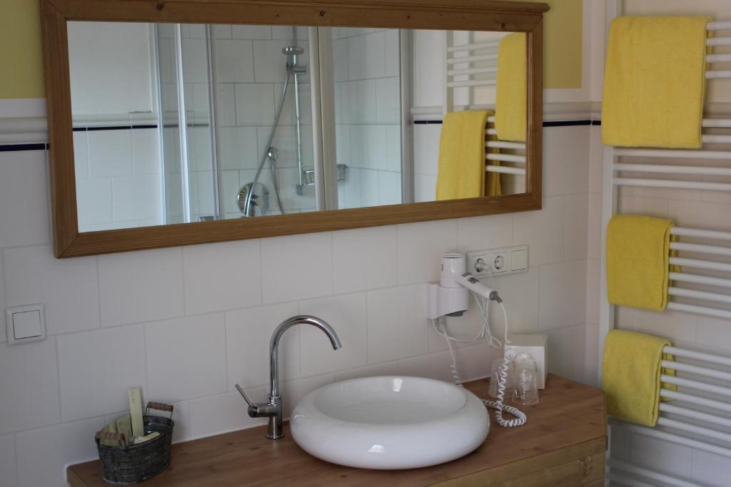 Budget Double Room,1220389954:JPEG
