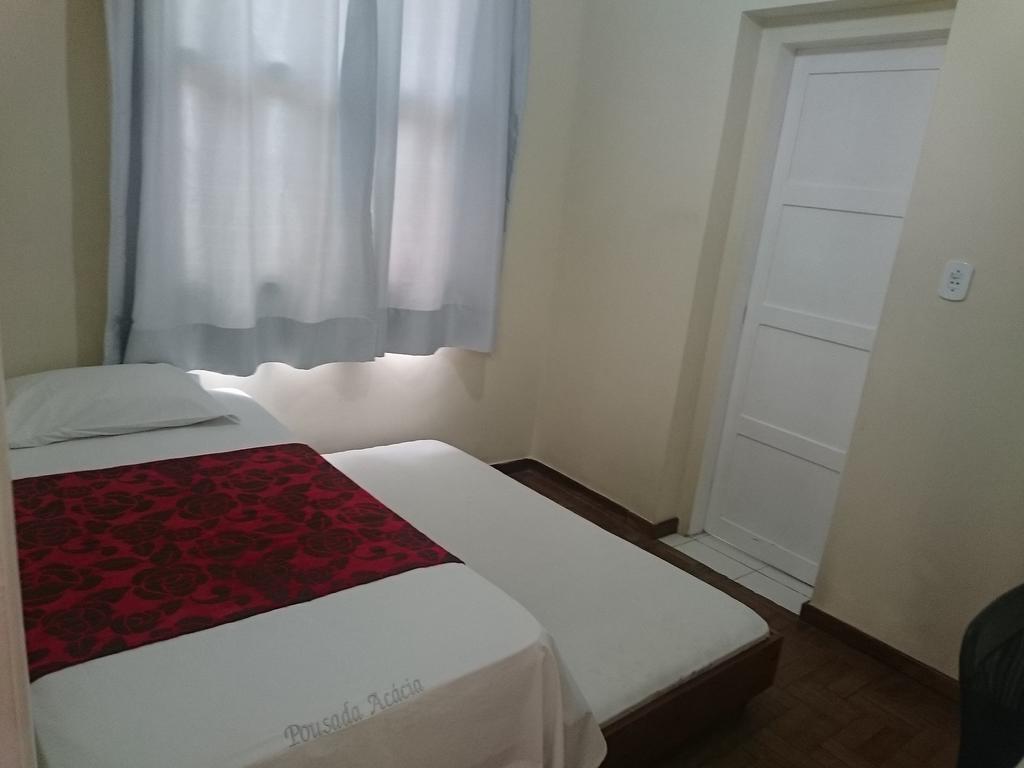 Room pull out bed a fan