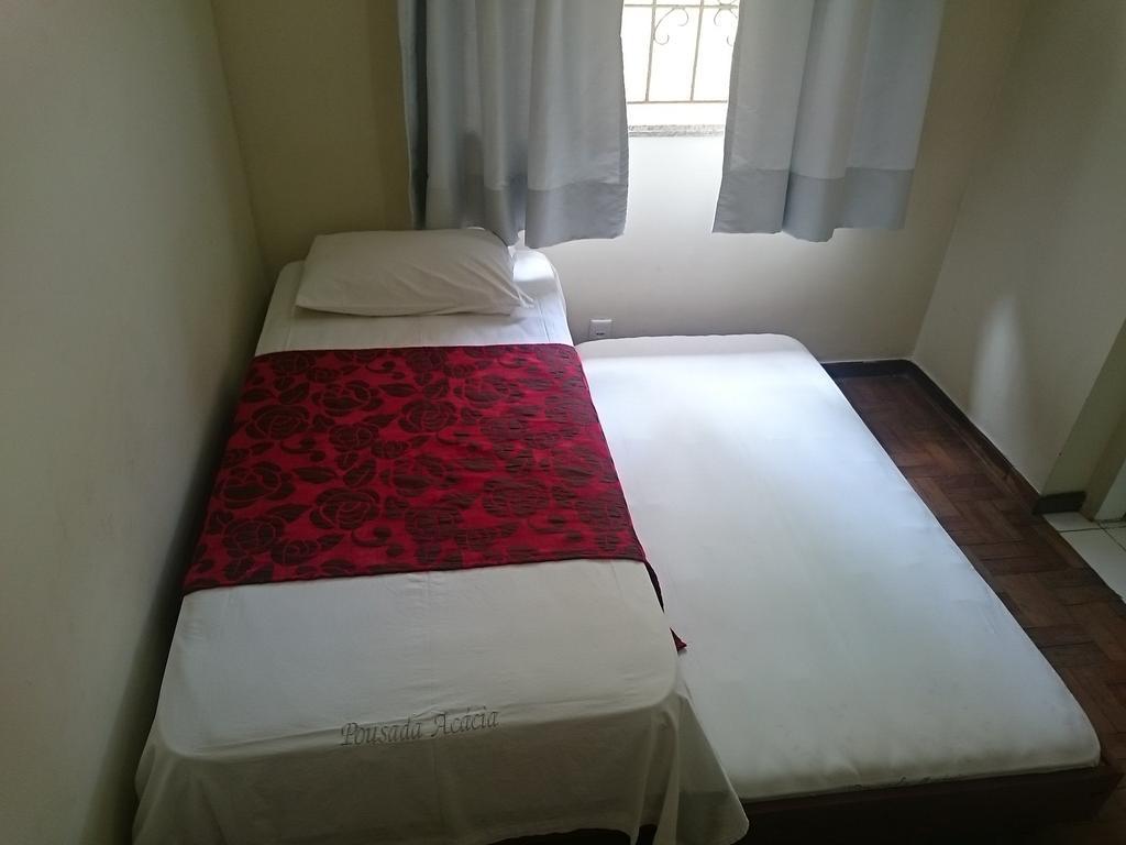 Room pull out bed a fan