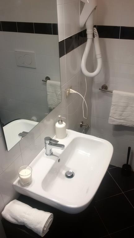 Camera Familiare con Bagno Privato